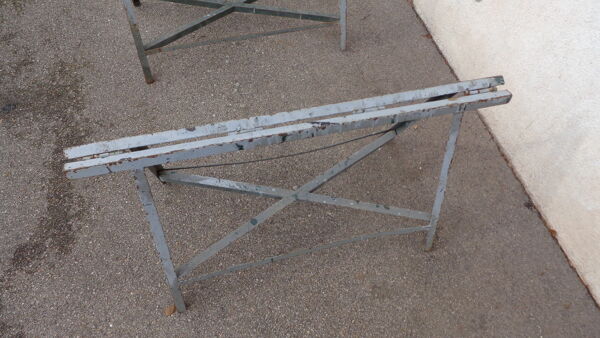 Table basse sur tréteaux