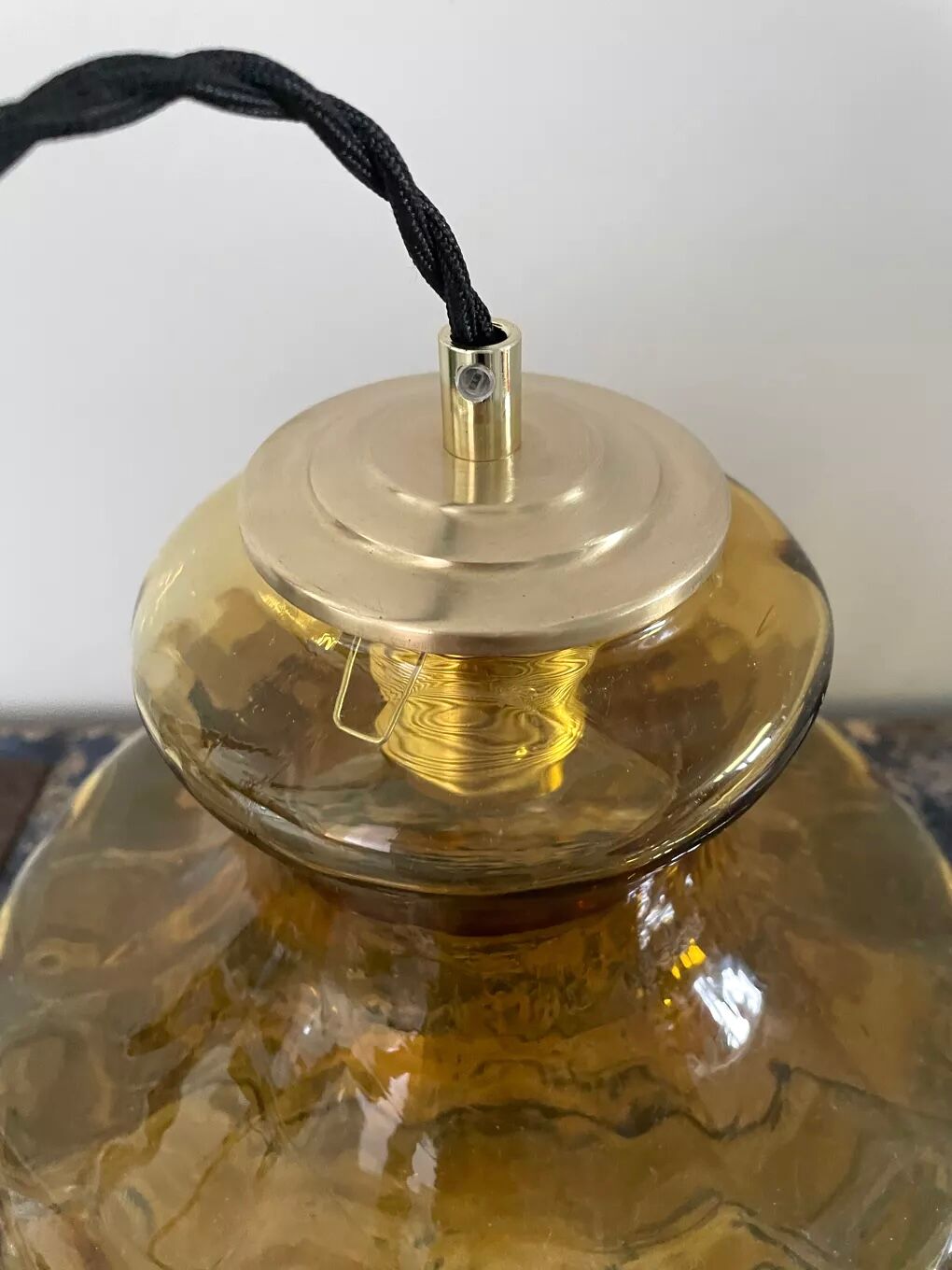 Suspension vintage en verre doré électrifiée à neuf