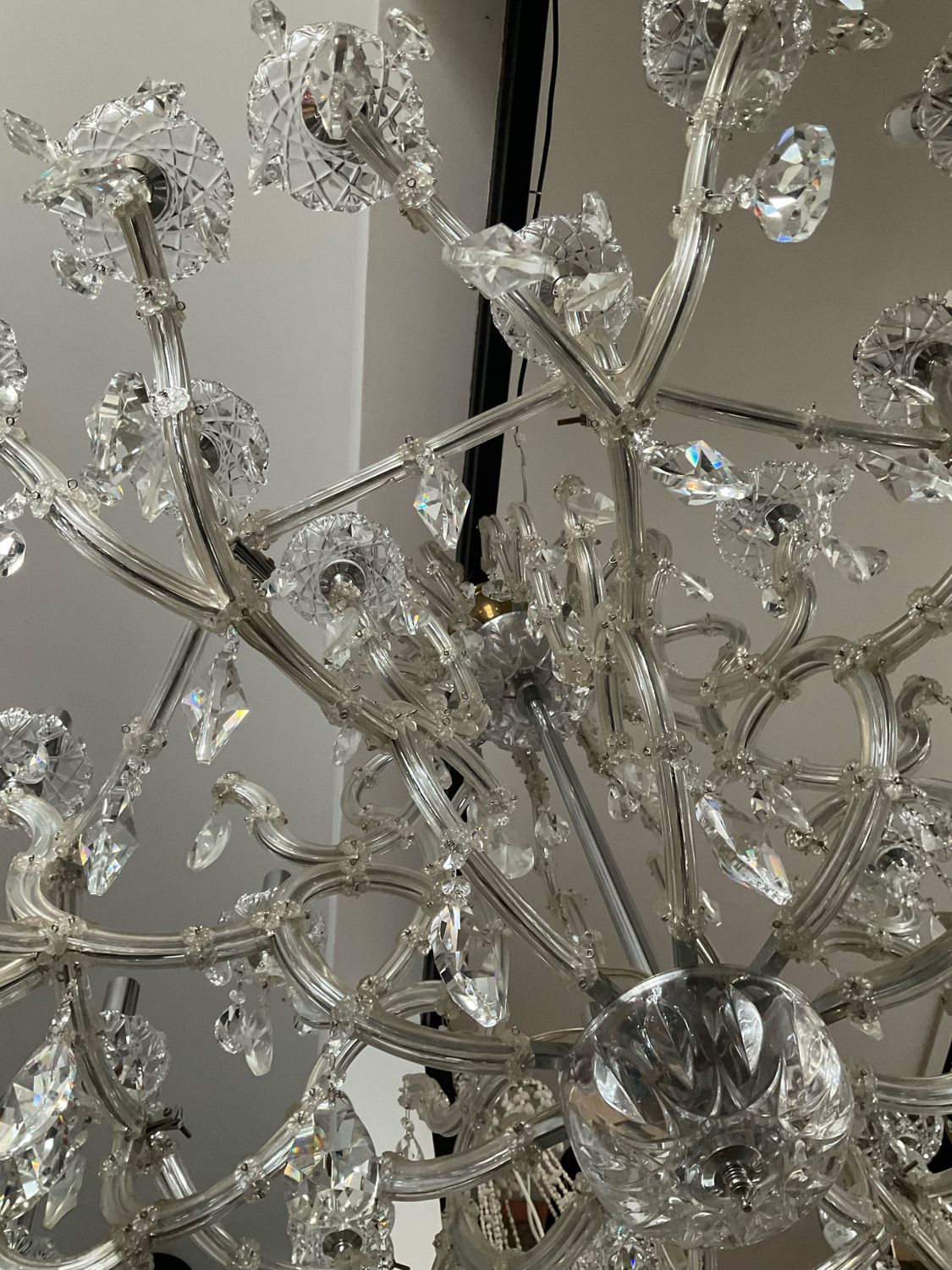 Chandelier 35 Murano glass lamps and crystal tassels D120cm