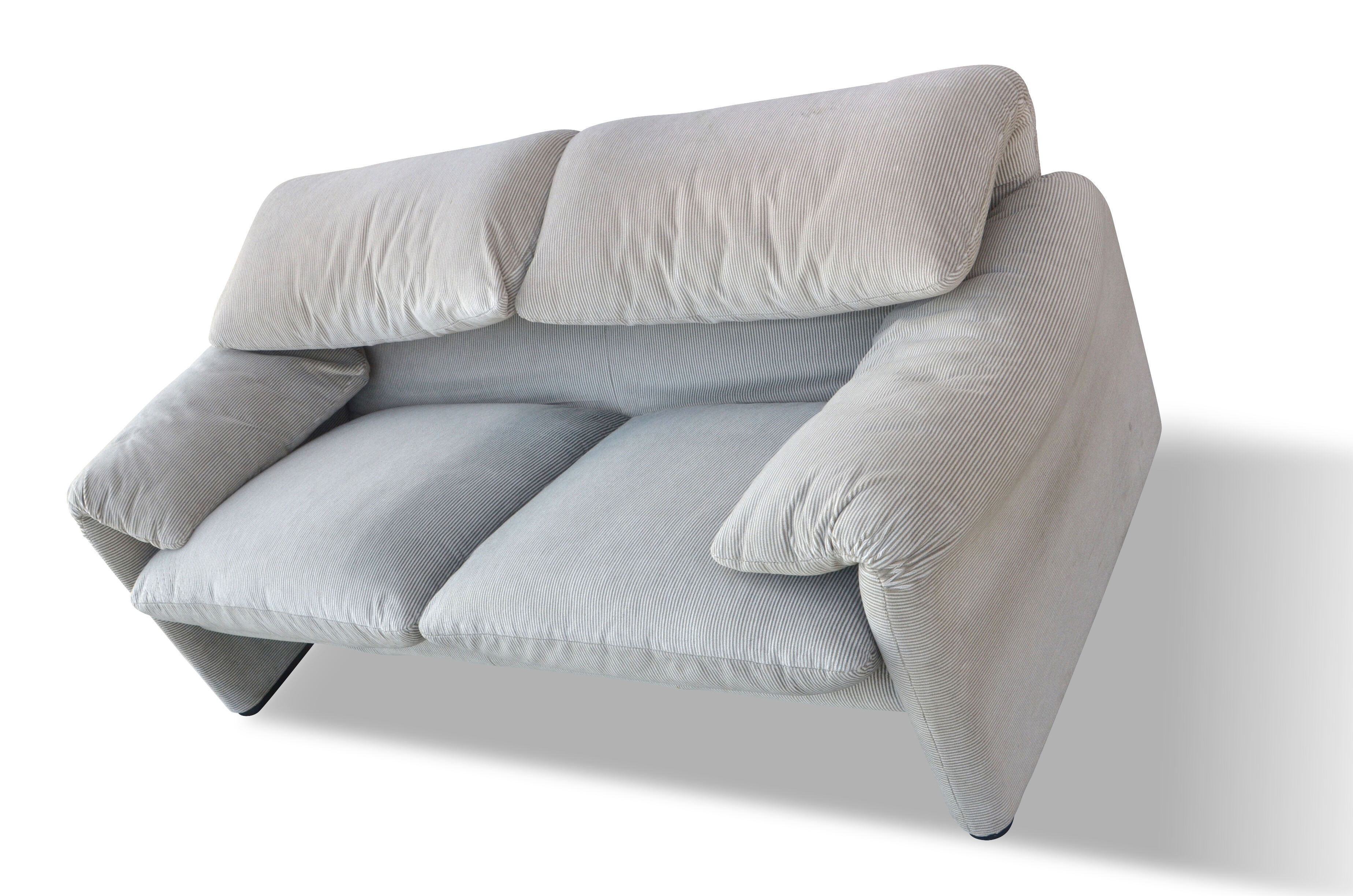 Sofa "Maralunga" by Vico Magistretti edition Cassina Velvet