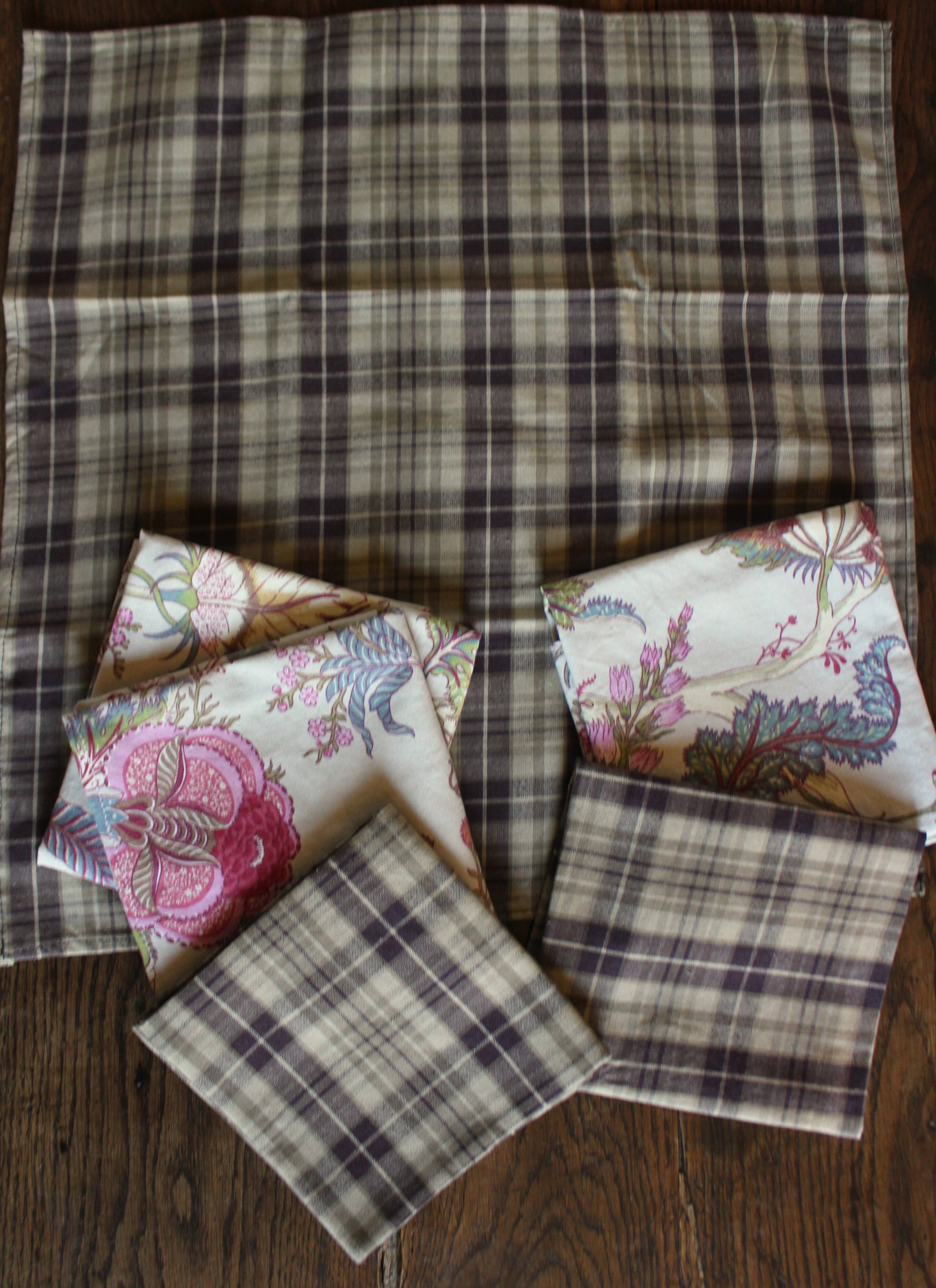 6 brown checkered table napkins with vintage flowers