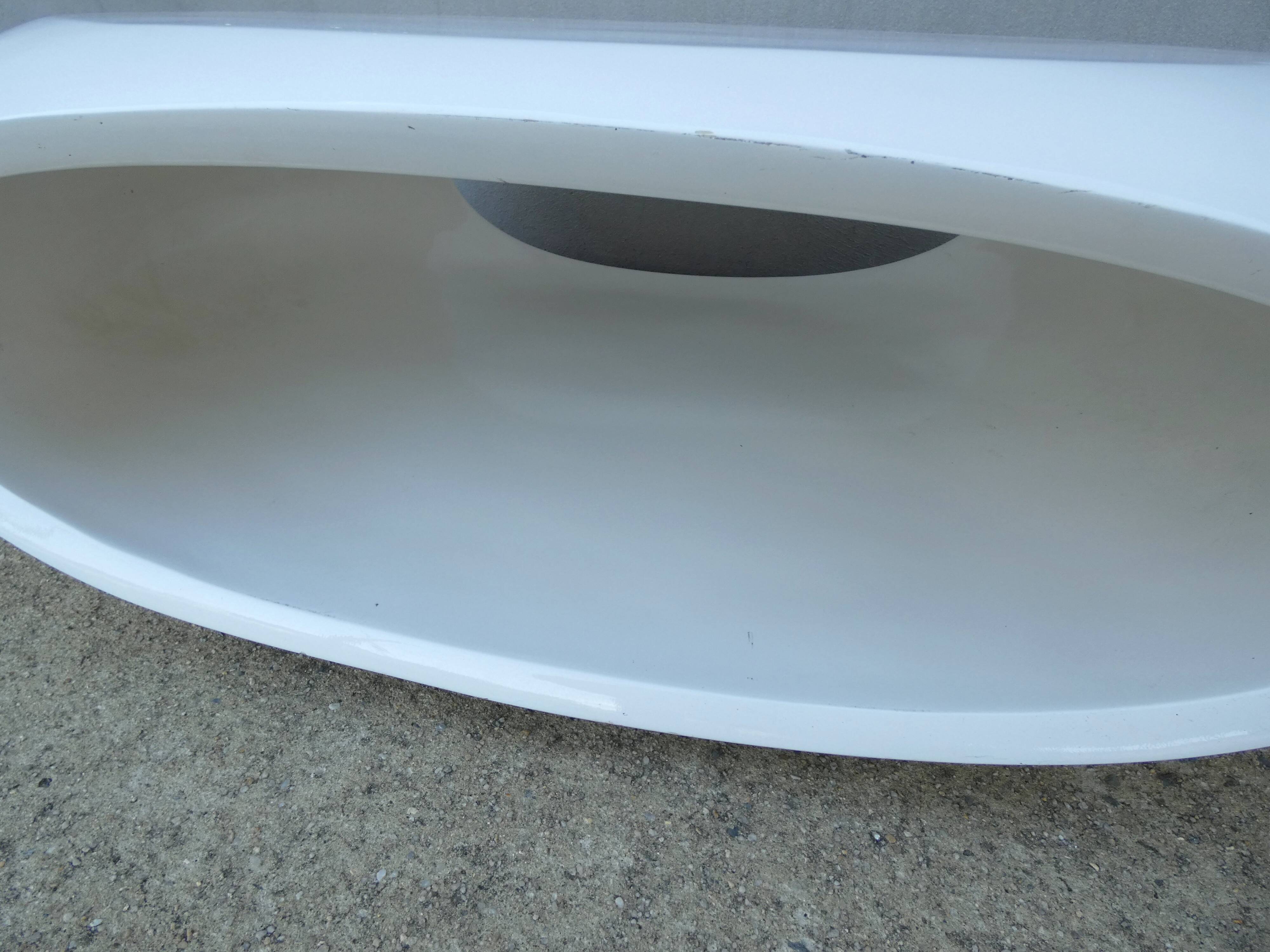 Table basse laquée blanche design Space Age forme libre vintage
