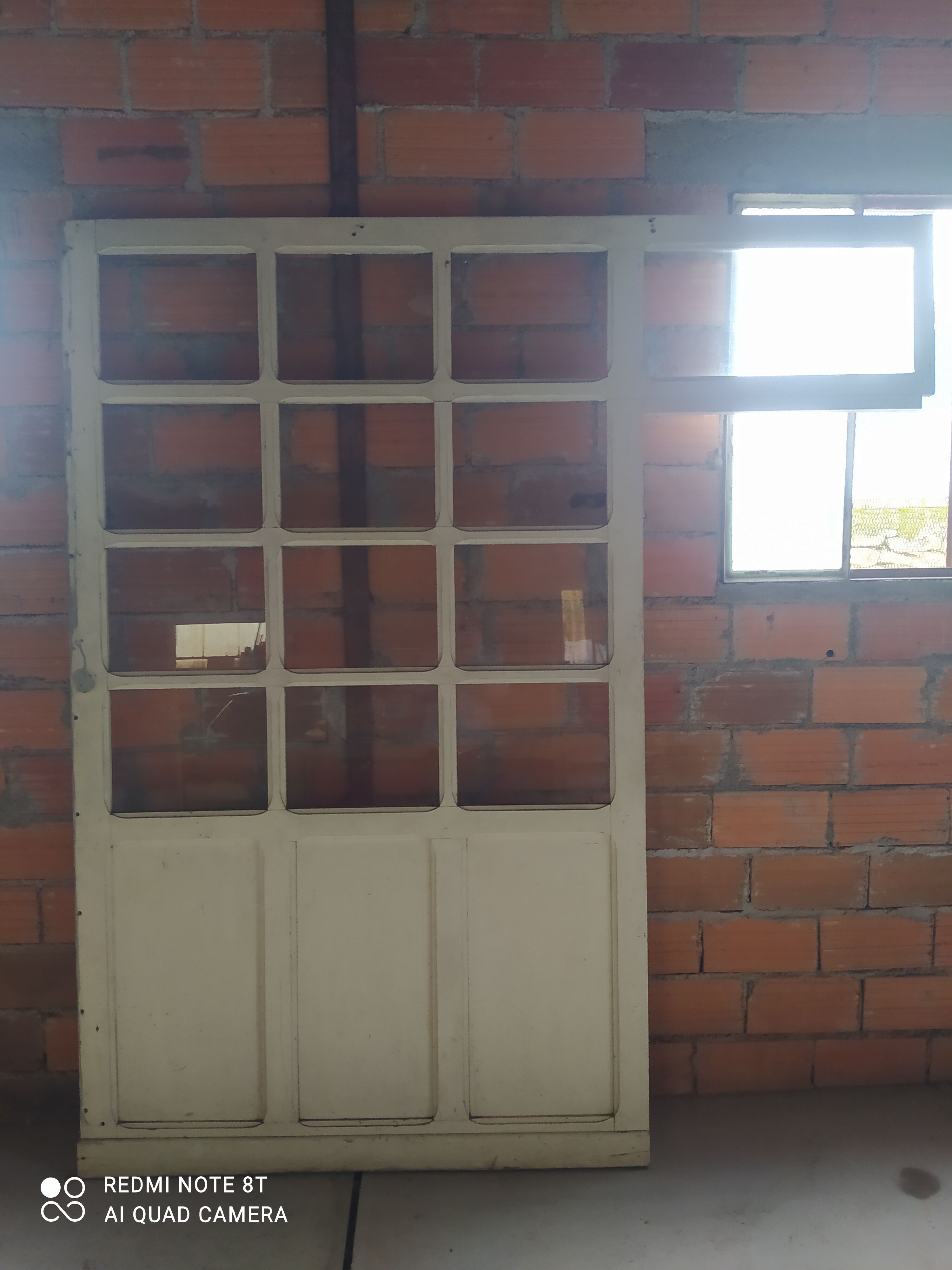 Old workshop partition wall / vintage wood canopy