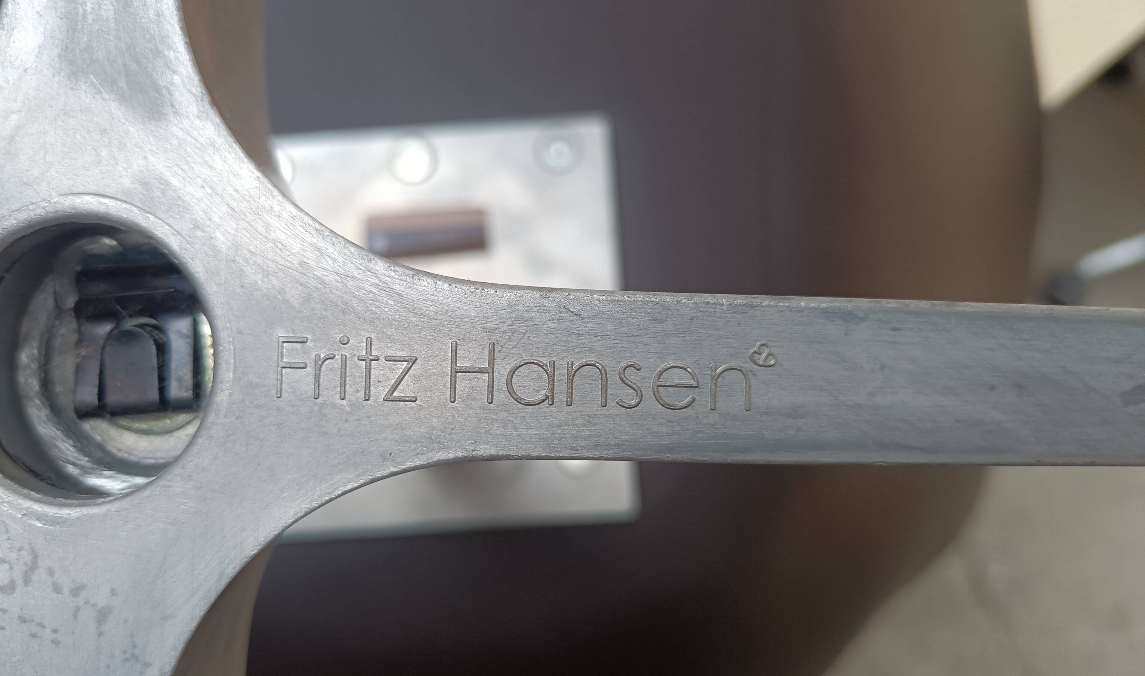 Swan chair by Arne Jacobsen for Fritz Hansen