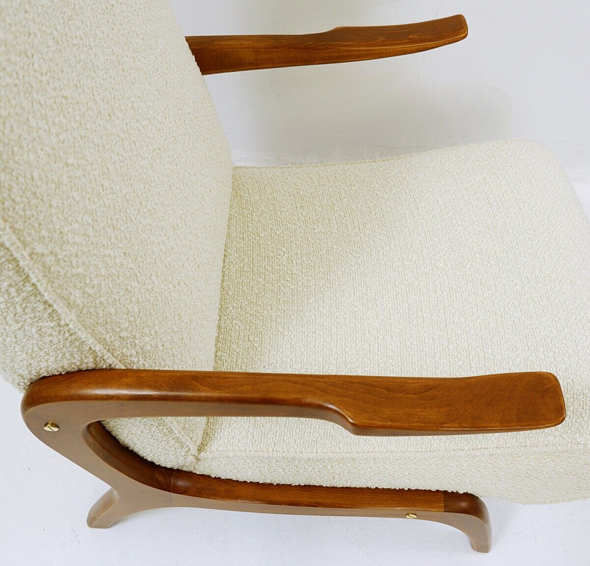 Paire de fauteuils des années 1960 en bouclette blanche