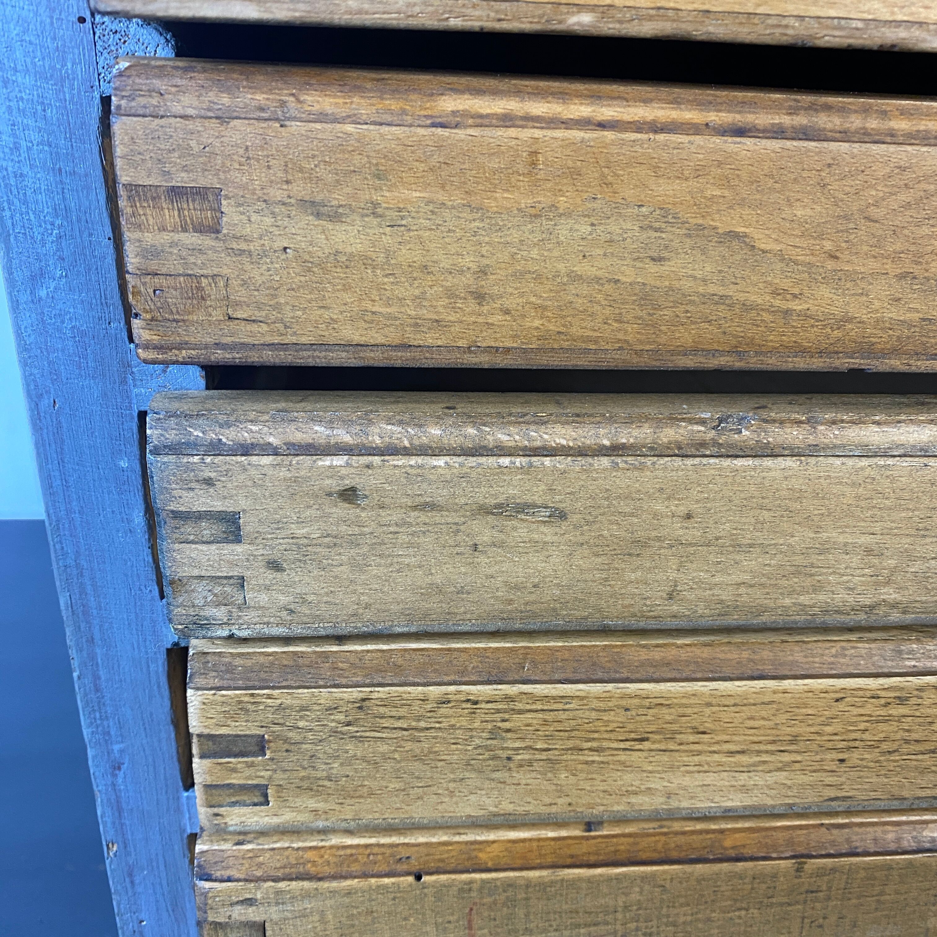 Printing cabinet with drawers