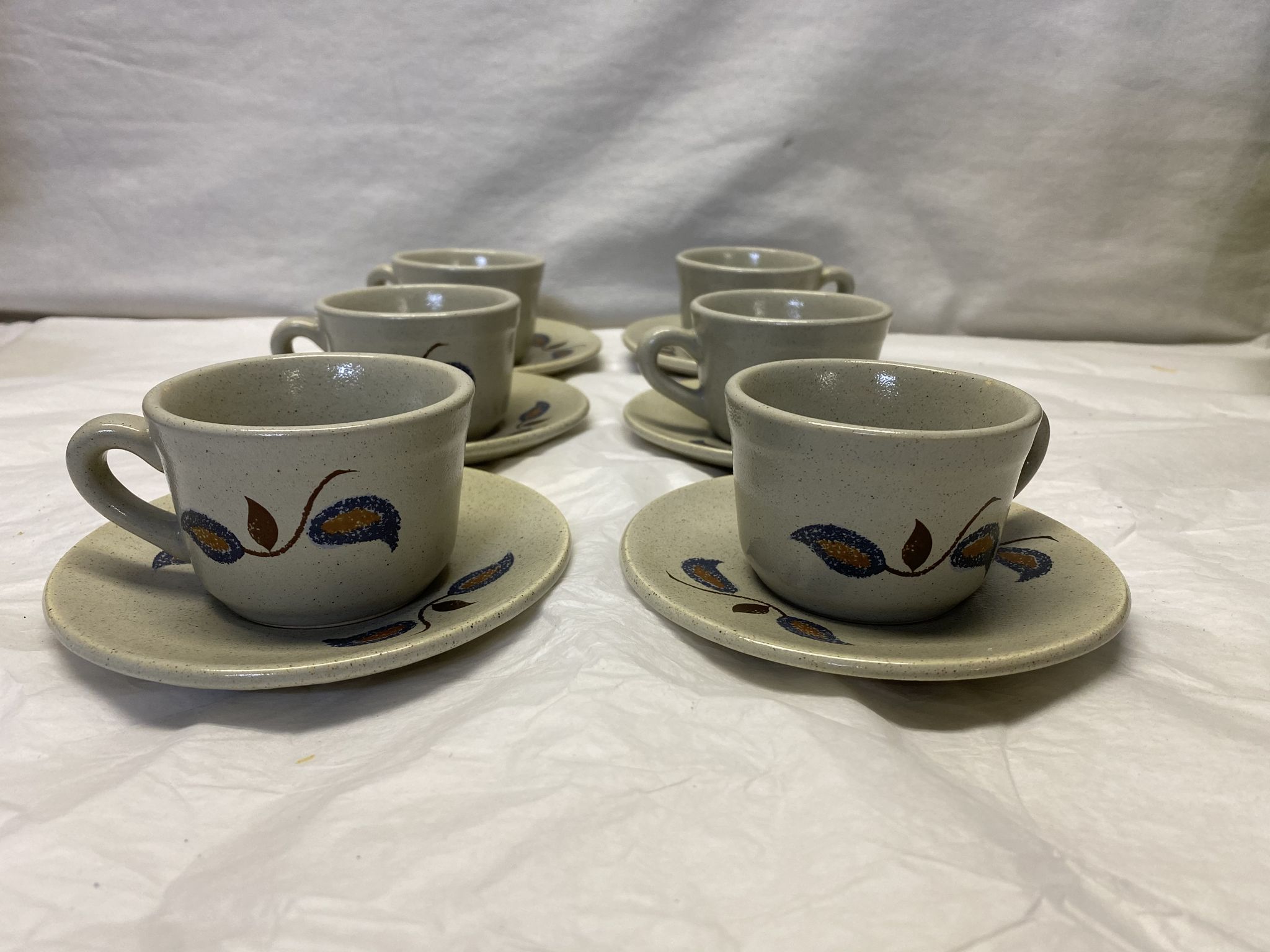 Ensemble de 6 tasses en grès vintage Saint Amand