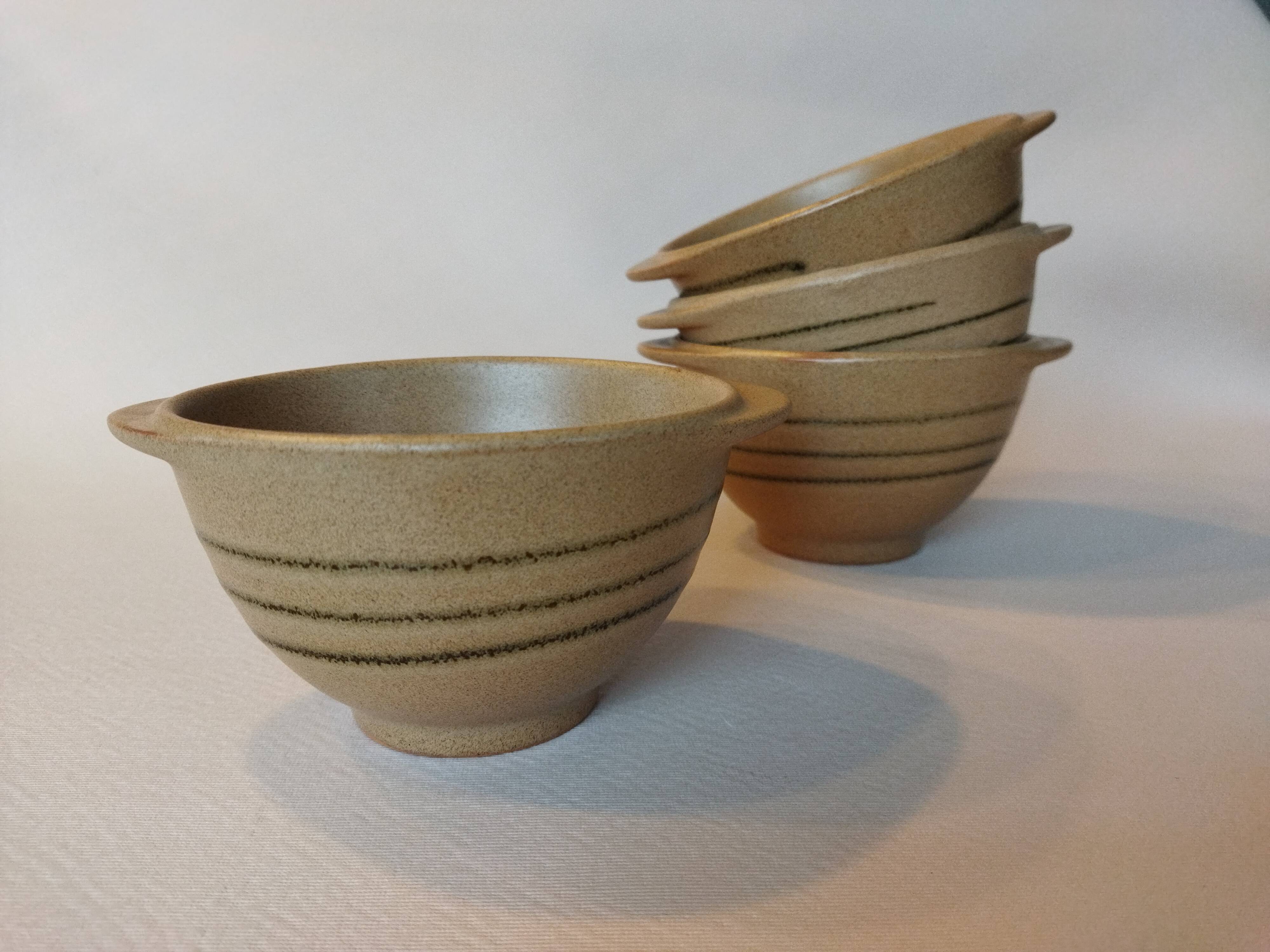 4 ear bowls in Sarreguemines sandstone