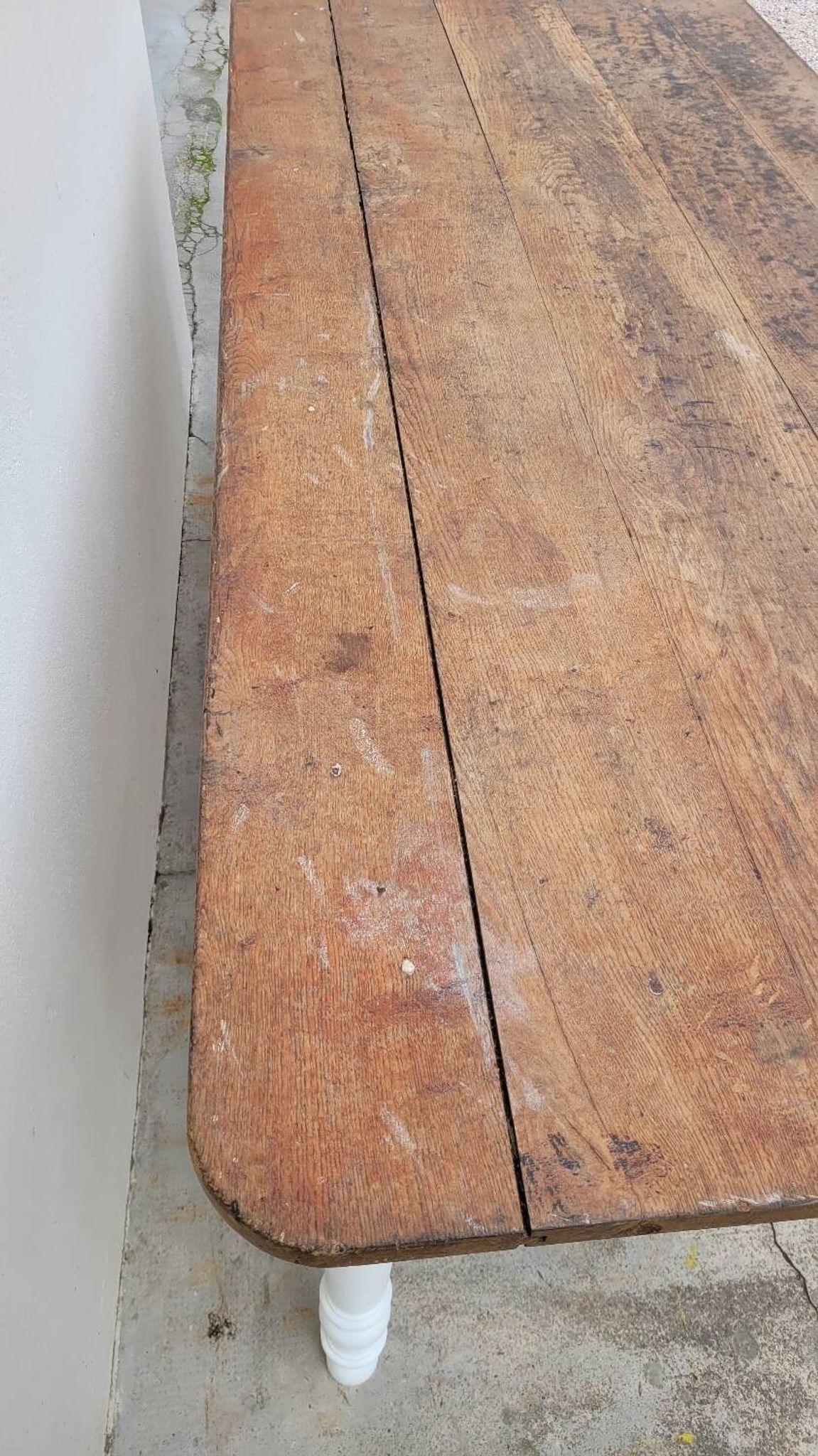 Rustic farmhouse bistro table in oak with Louis Philippe legs - 2m