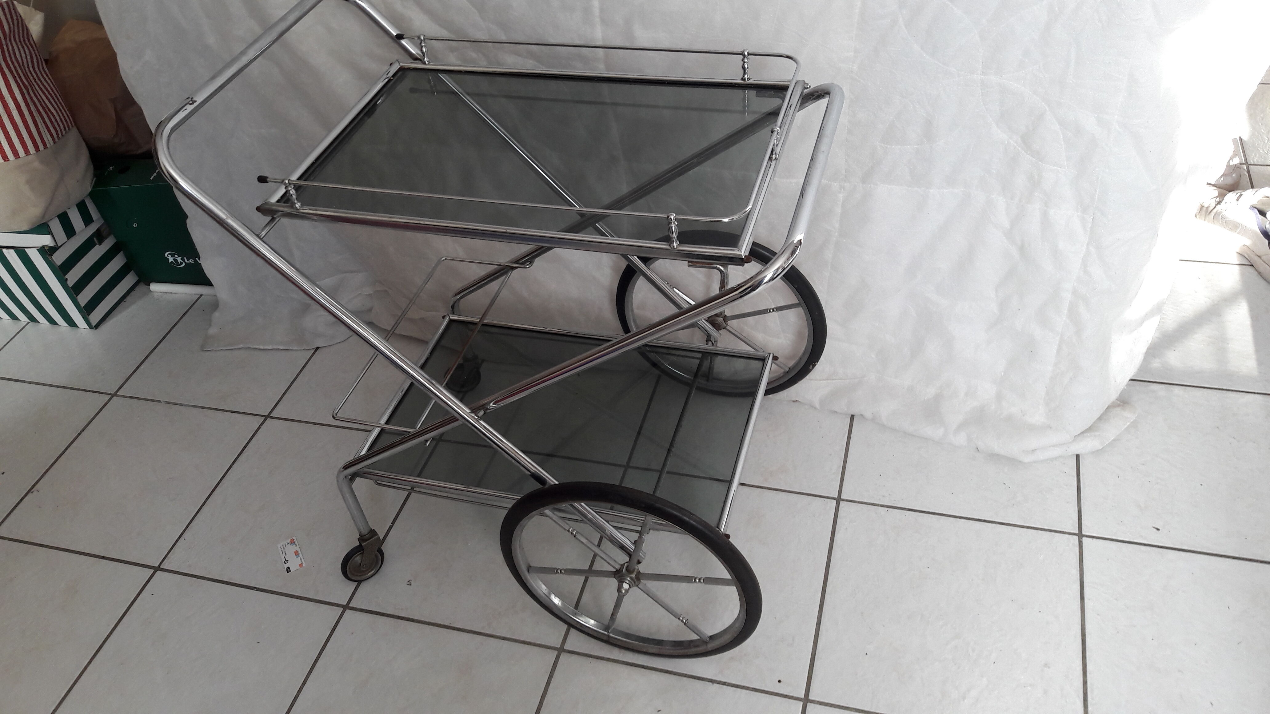 Smoked glass service