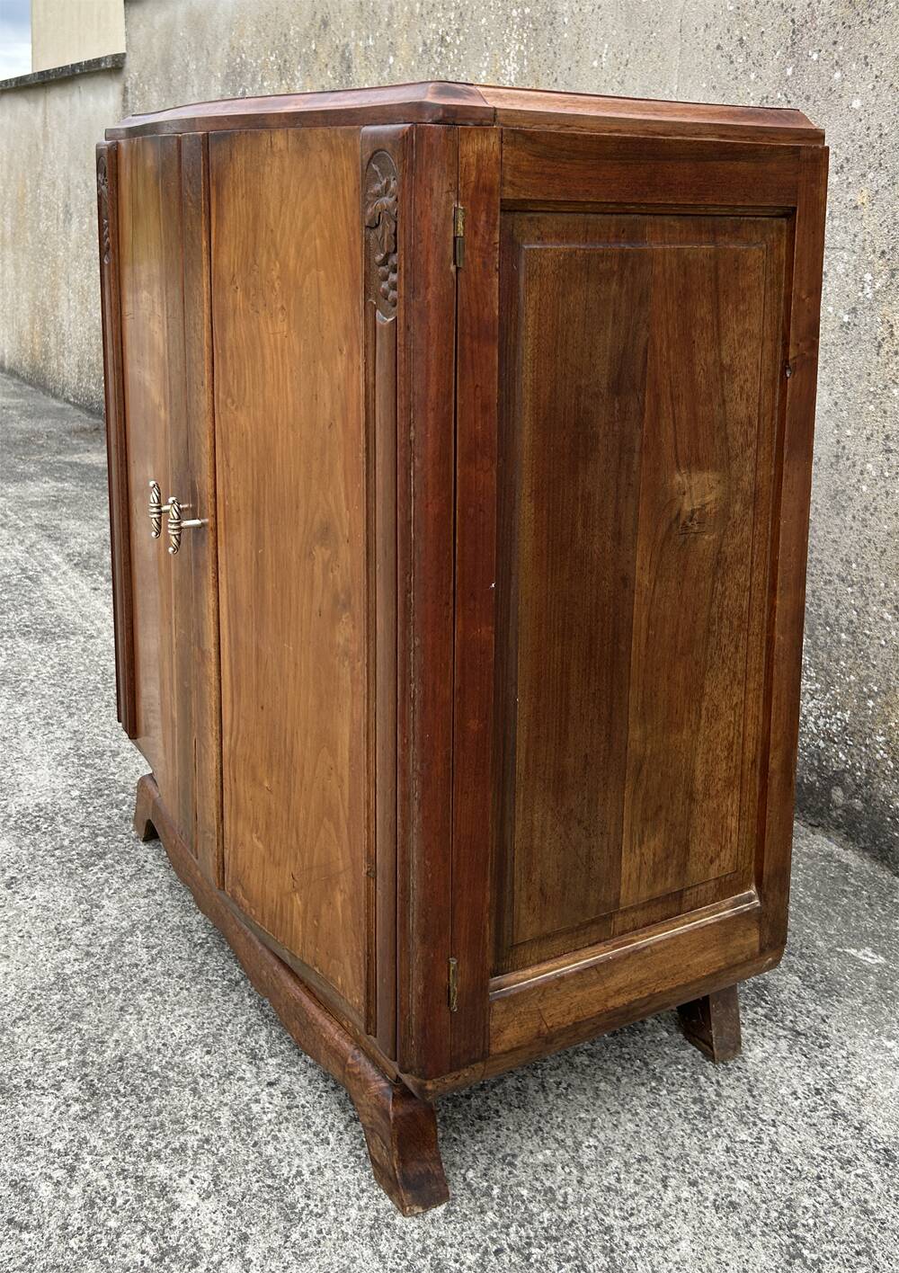 Art Deco furniture, sideboard, bar, in wood, 1930s