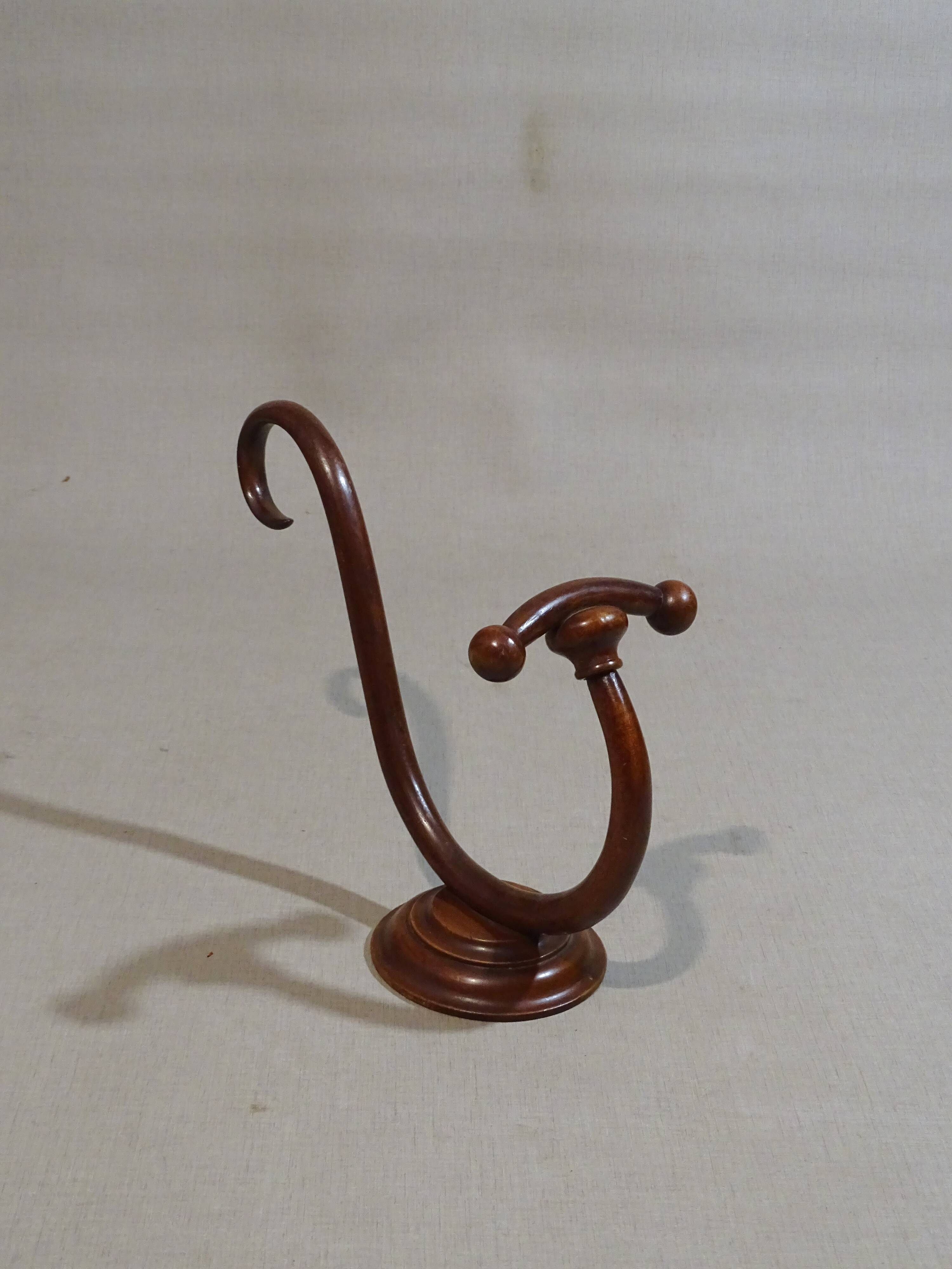 Single wall patére N°1 of Thonet Ca 1900, hat holder