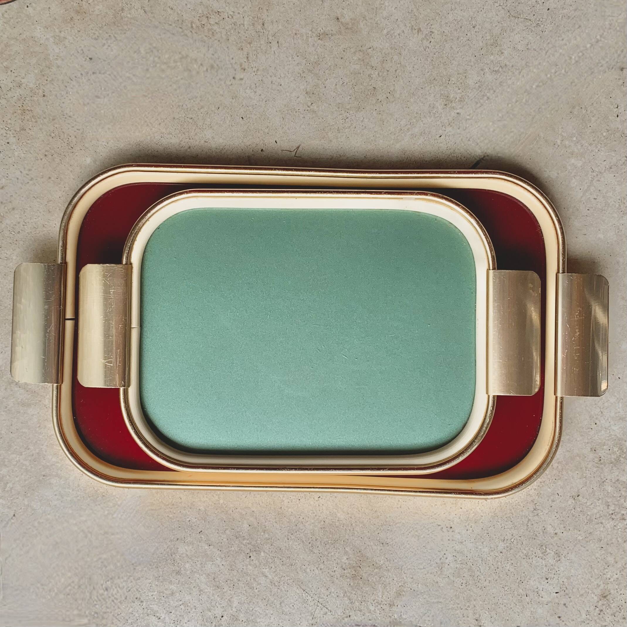 Duo of Art Deco serving trays in gold anodized aluminum and glass - MB Italy