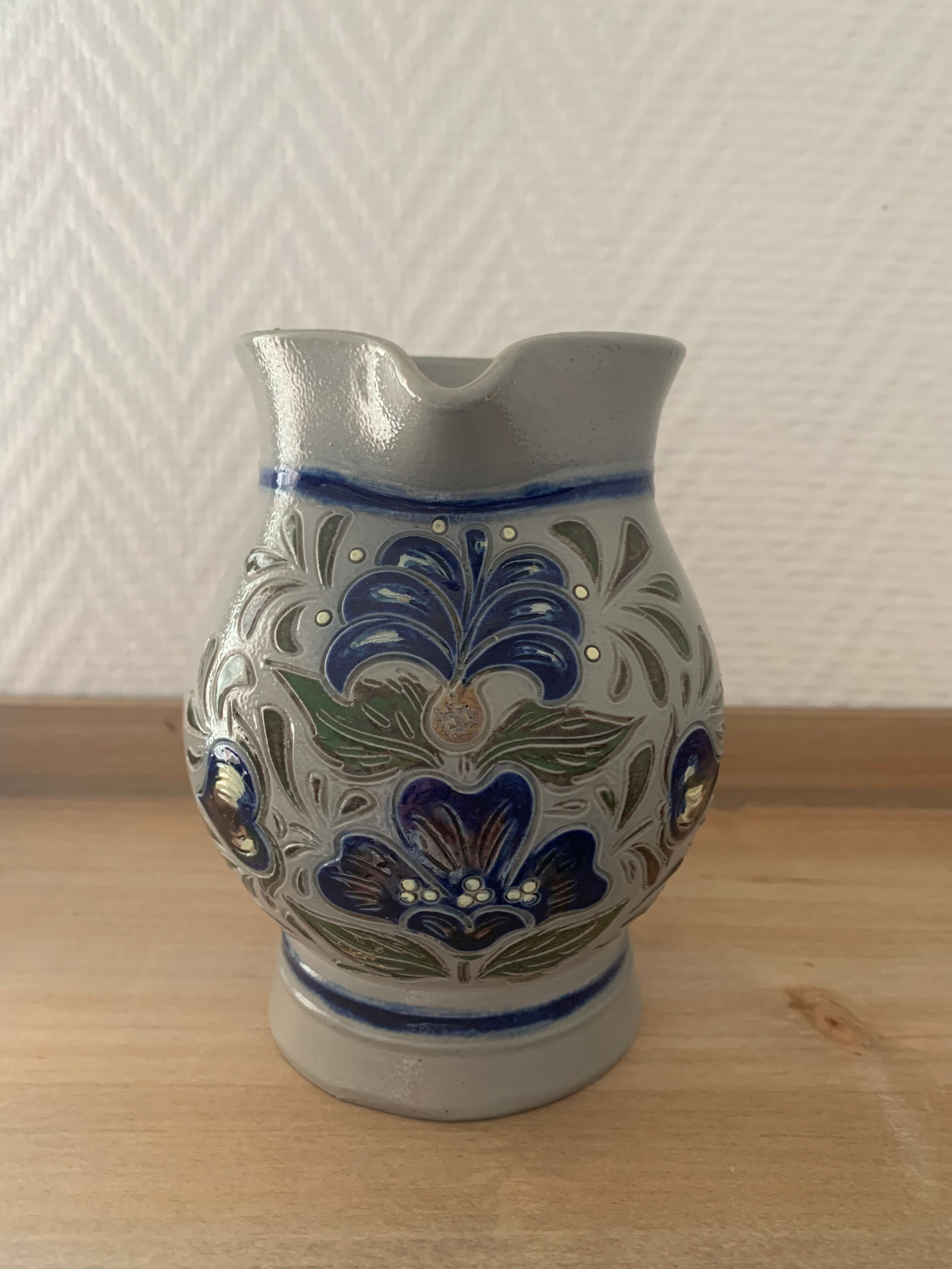 Stoneware jug from Betschdorf