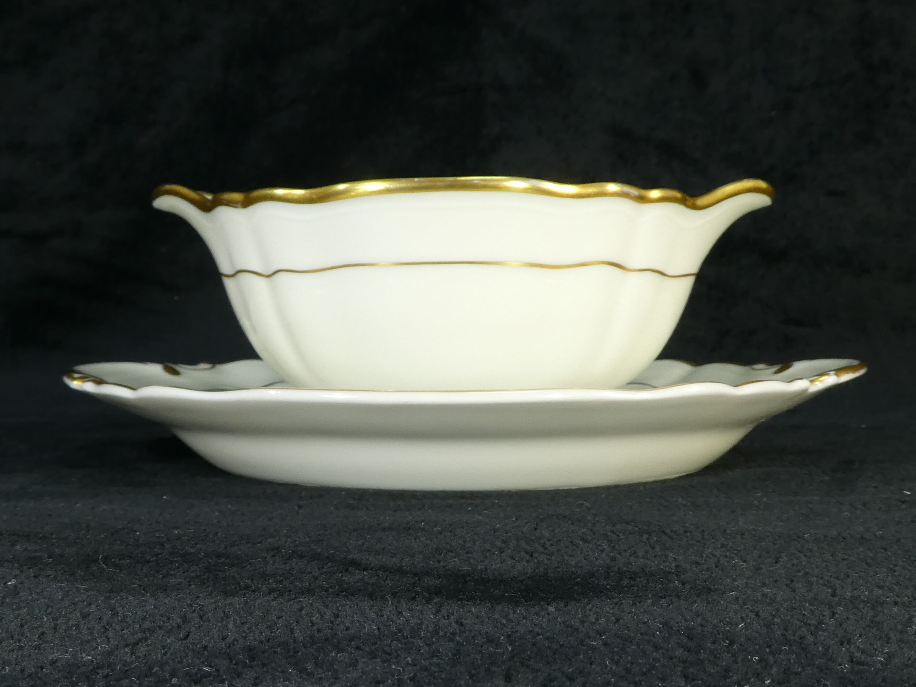 Porcelain sauciere from Limoges Bernardaud model louis xv