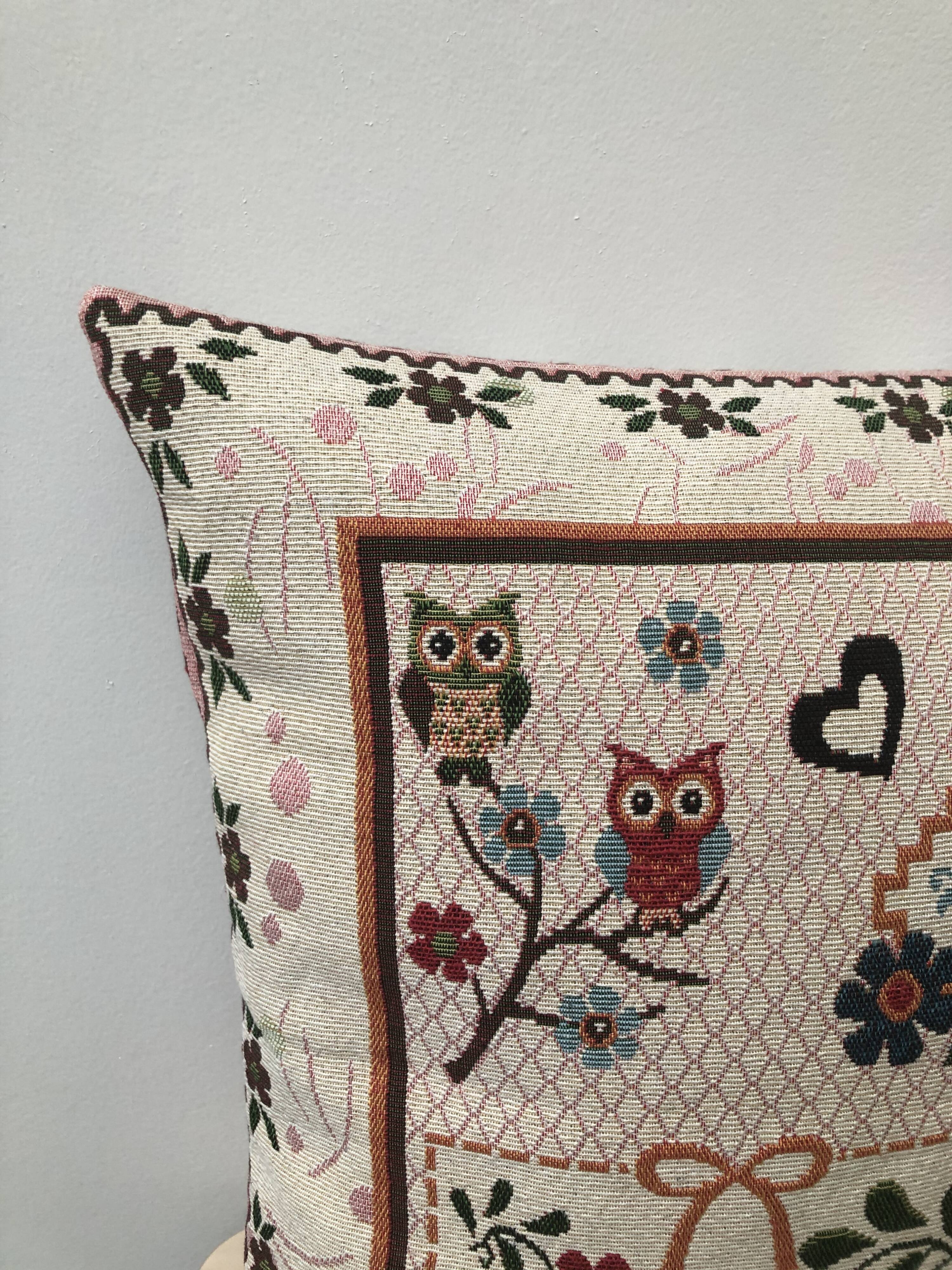 Owl cushion