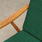 Pair of green-red boomerang armchairs by Antonin Suman for Ton (Thonet) 19