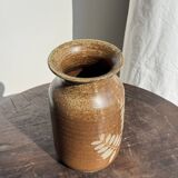 Vase en grès à motifs végétaux stylisés