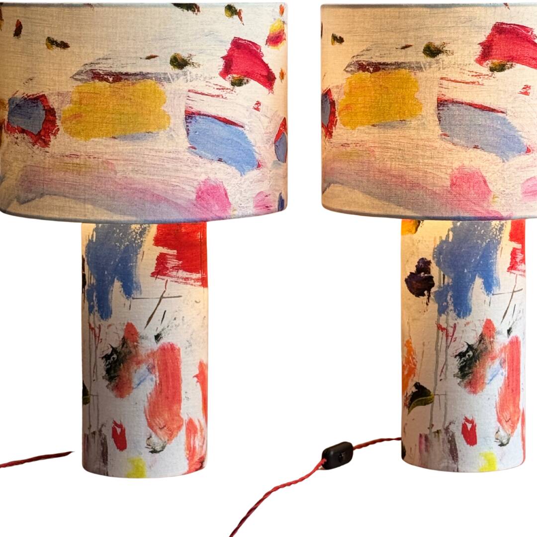Paire de lampes tissu Pierre Frey, bleu clair et câble rouge