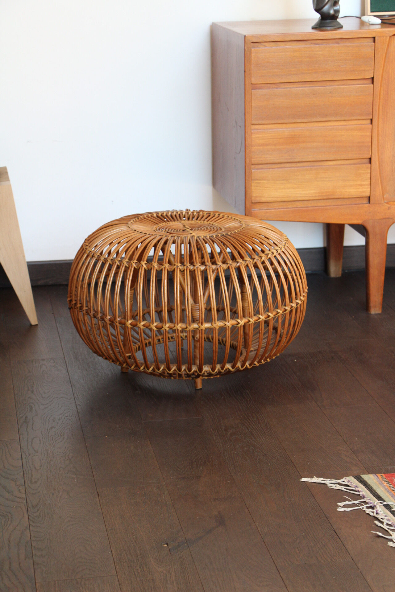Ottoman pouf in Albini rattan