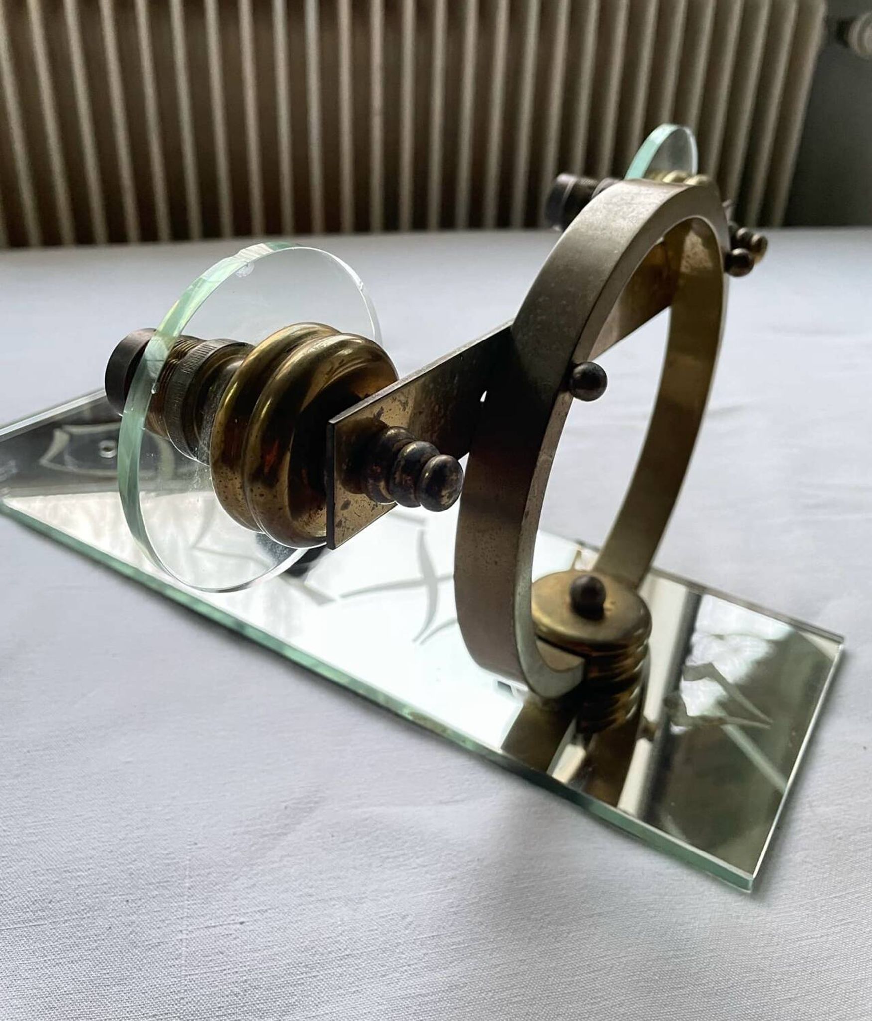 Pair of Italian art deco wall lights in mirror and brass, vintage, 1930s