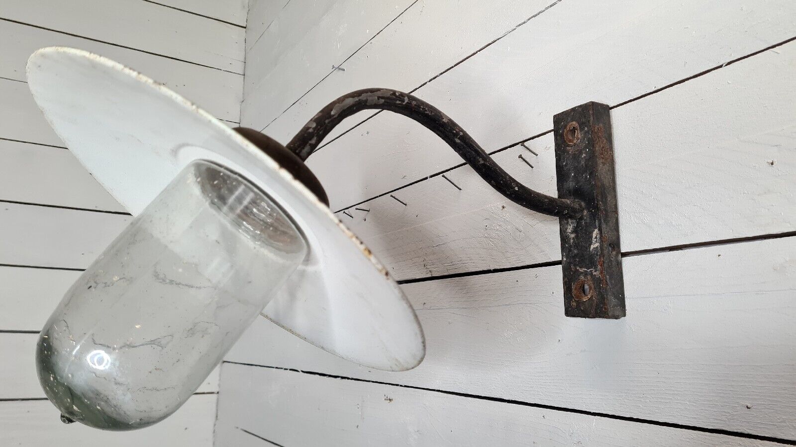 Industrial iron swan neck wall light