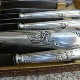 Box of 12 silver-plated art nouveau knives with steel blades