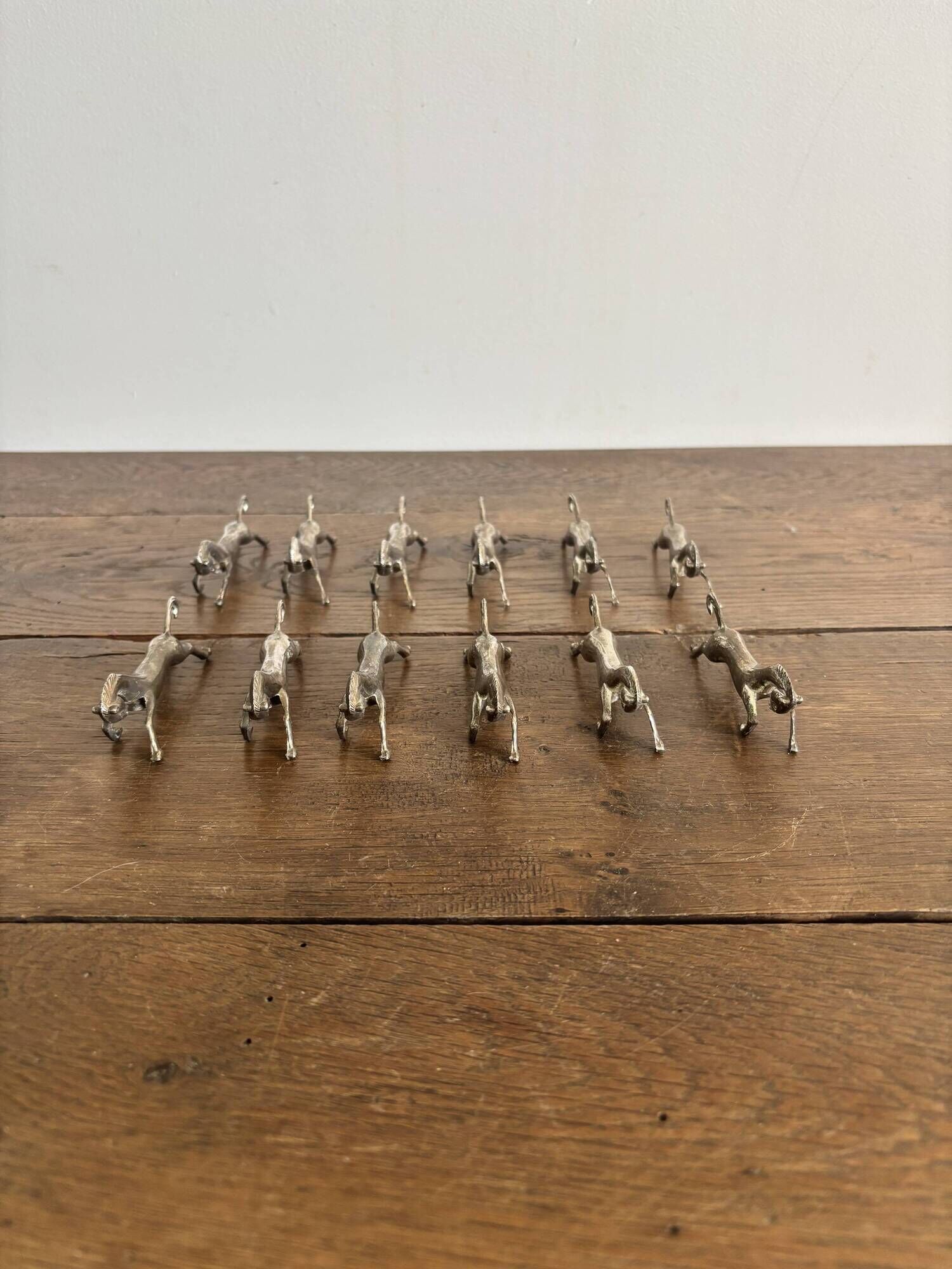 Set of 12 vintage horse galloping knife rests – Silver-plated metal