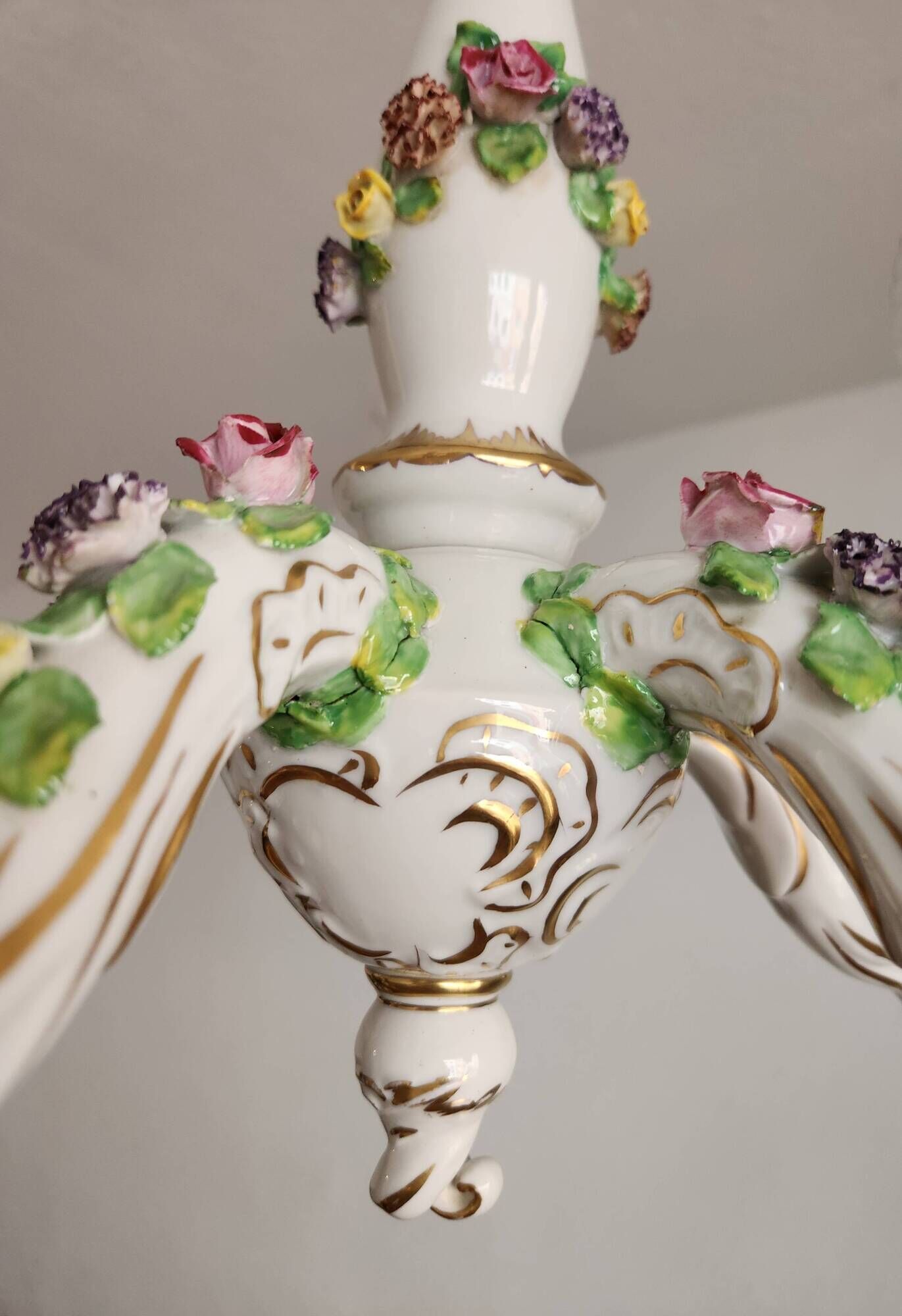 Handgeformt vergoldet vintage Porzellan Kronleuchter Capodimonte 1960er