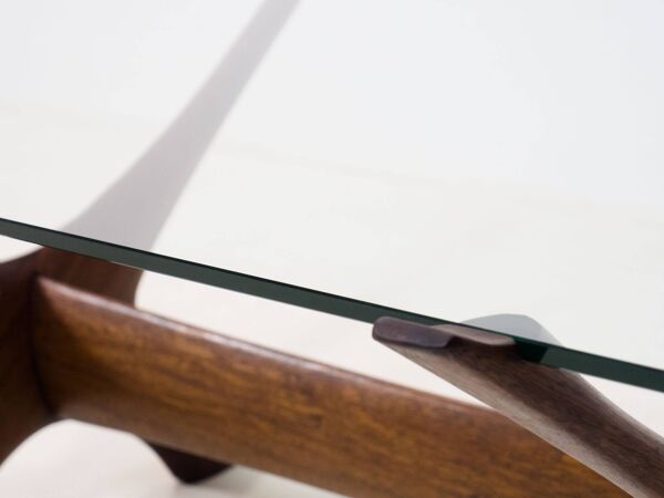 Table basse Örebro Glas 'Condor' en noyer et verre par Fredrik Schriever-Abeln