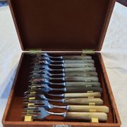 Coffret de 12 fourchettes à dessert