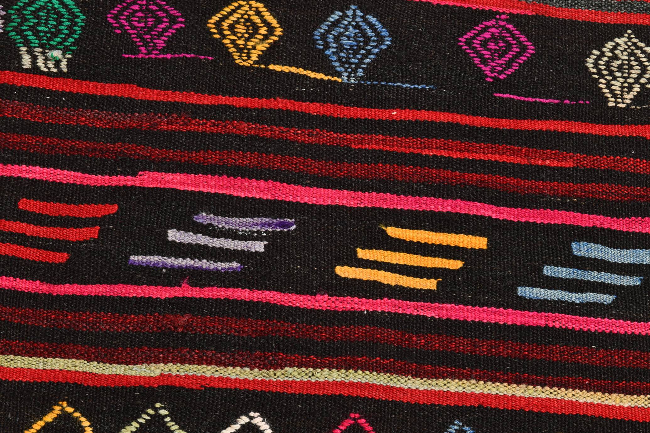 Burgundy Red Modern Pattern Kilim Rug, 162x313Cm