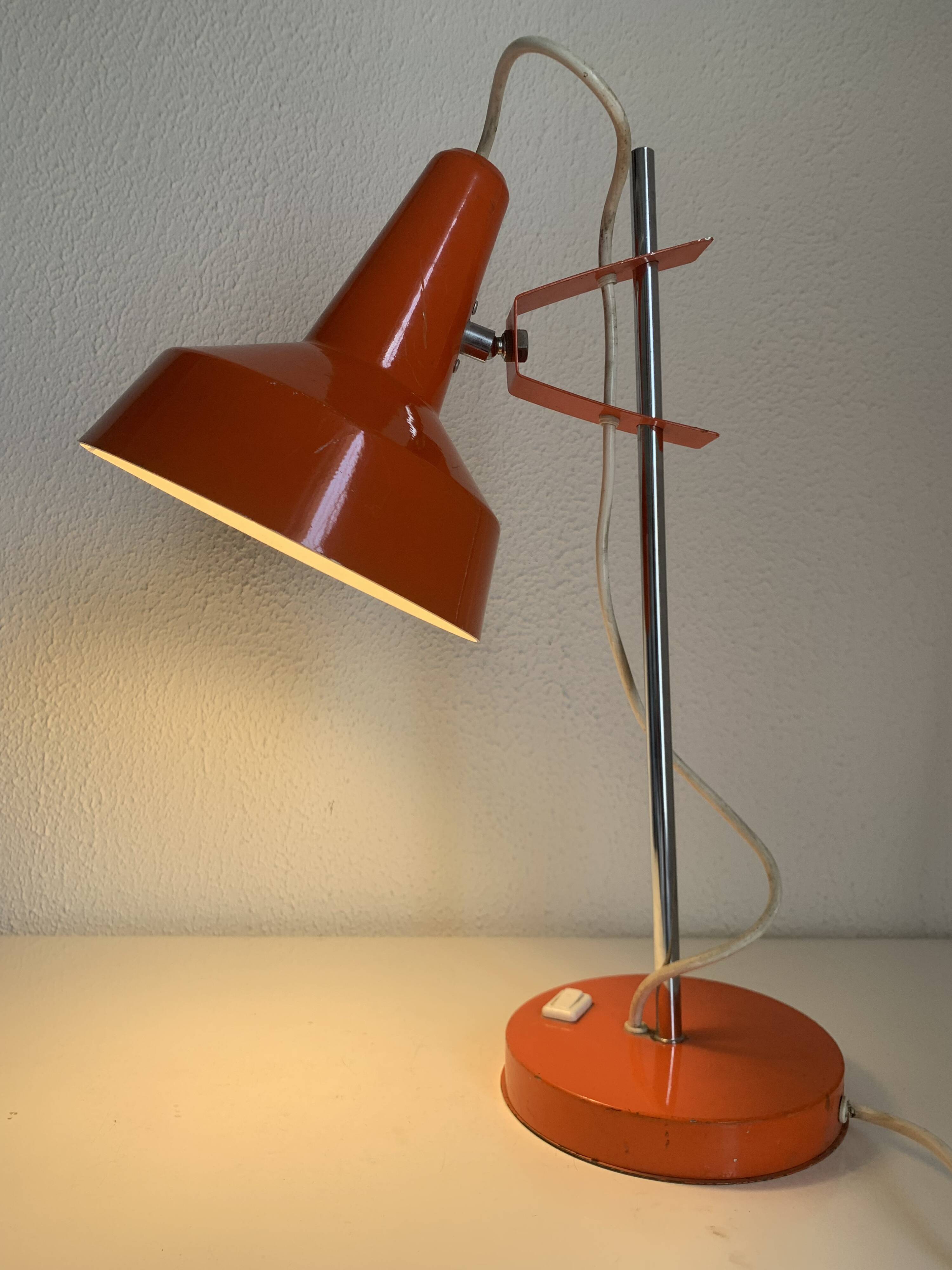 Lampe vintage 1960 Monteuse Delmas bureau orange carotte  - 44 cm