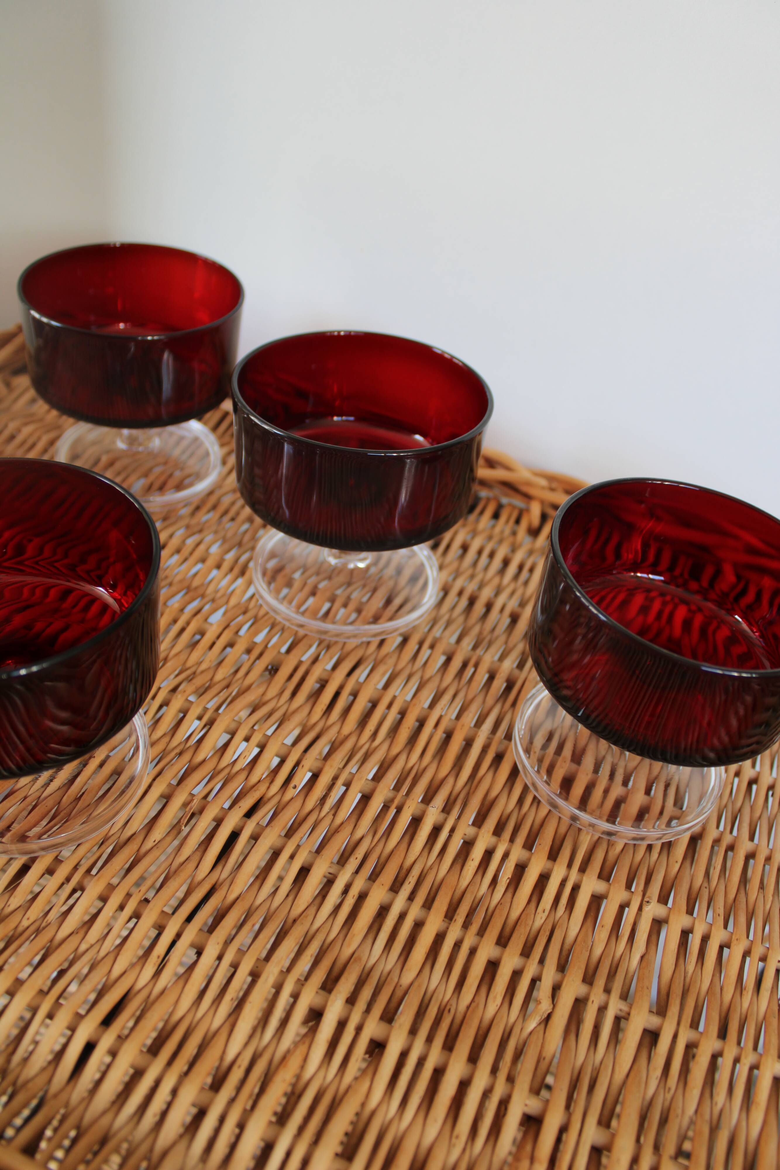 4 coupes à champagne rouges Luminarc