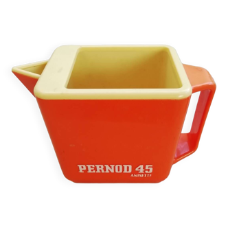 pitcher Pernod 45