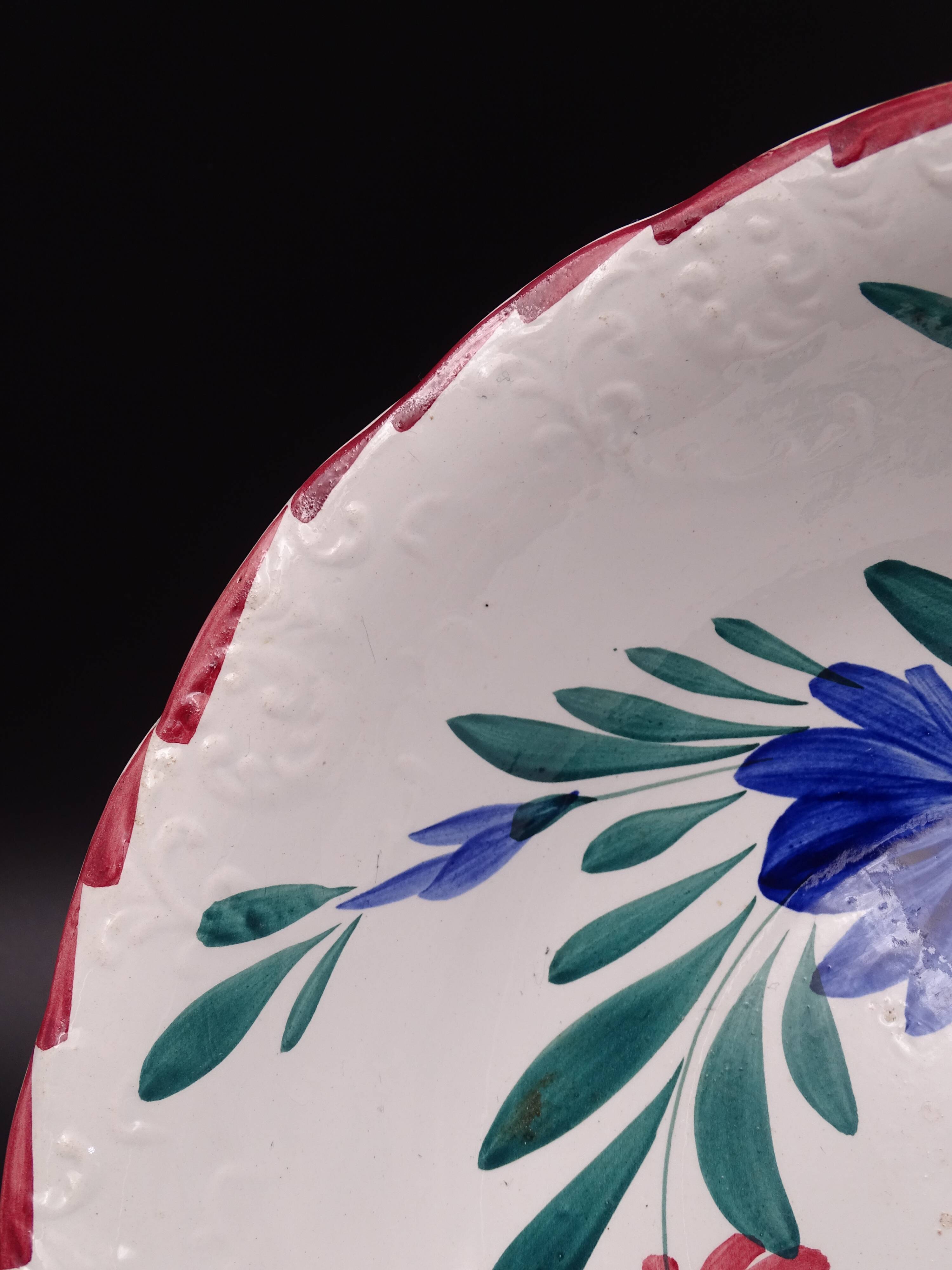 Large earthenware bowl of Moulin-des-Loups - Floral decoration - Around 1960