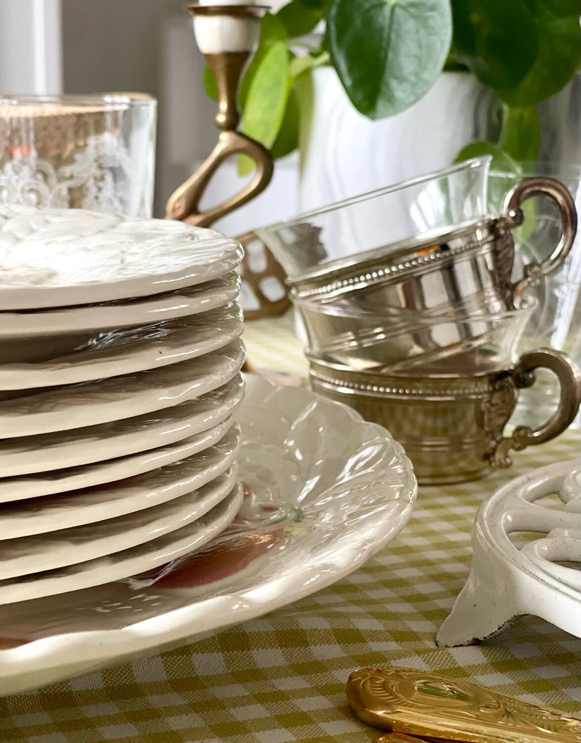 9 dessert plates and 1 barbotine dish from Sarreguemines