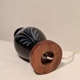 Very nice vintage lamp to lay in excellent hand-painted condition