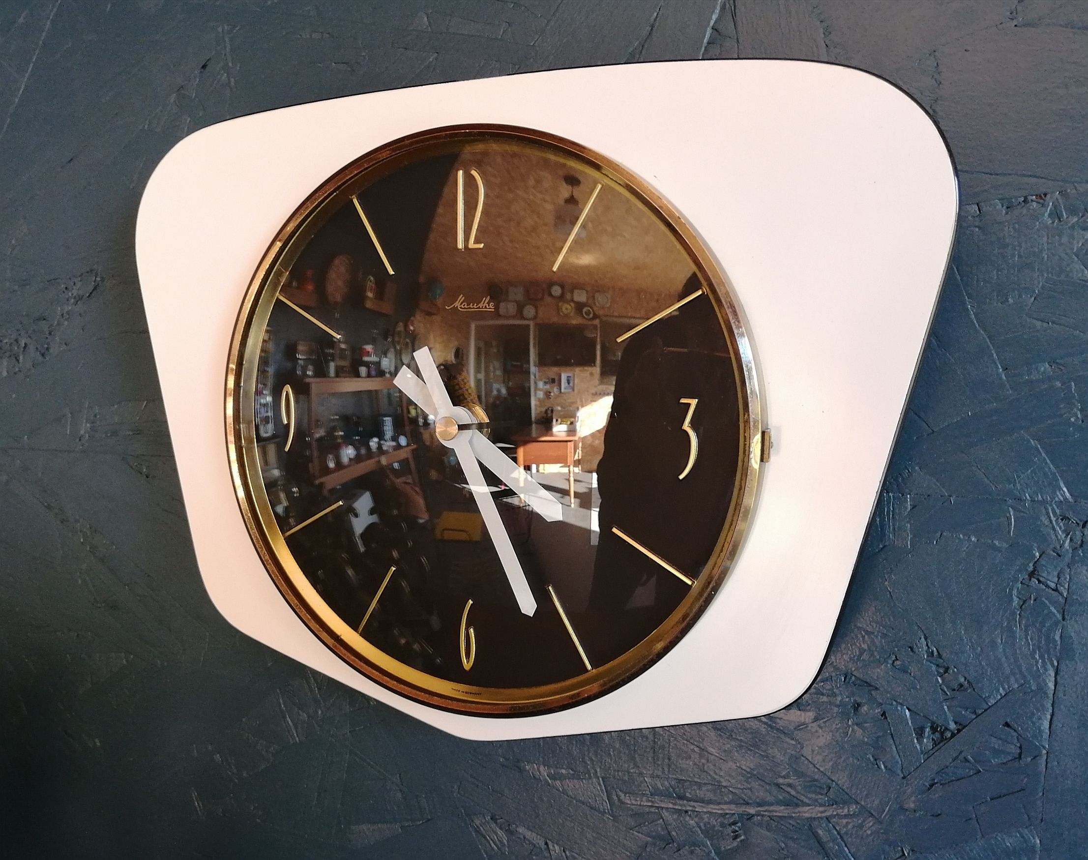 Horloge vintage pendule murale "Mauthe Blanche et Noire"