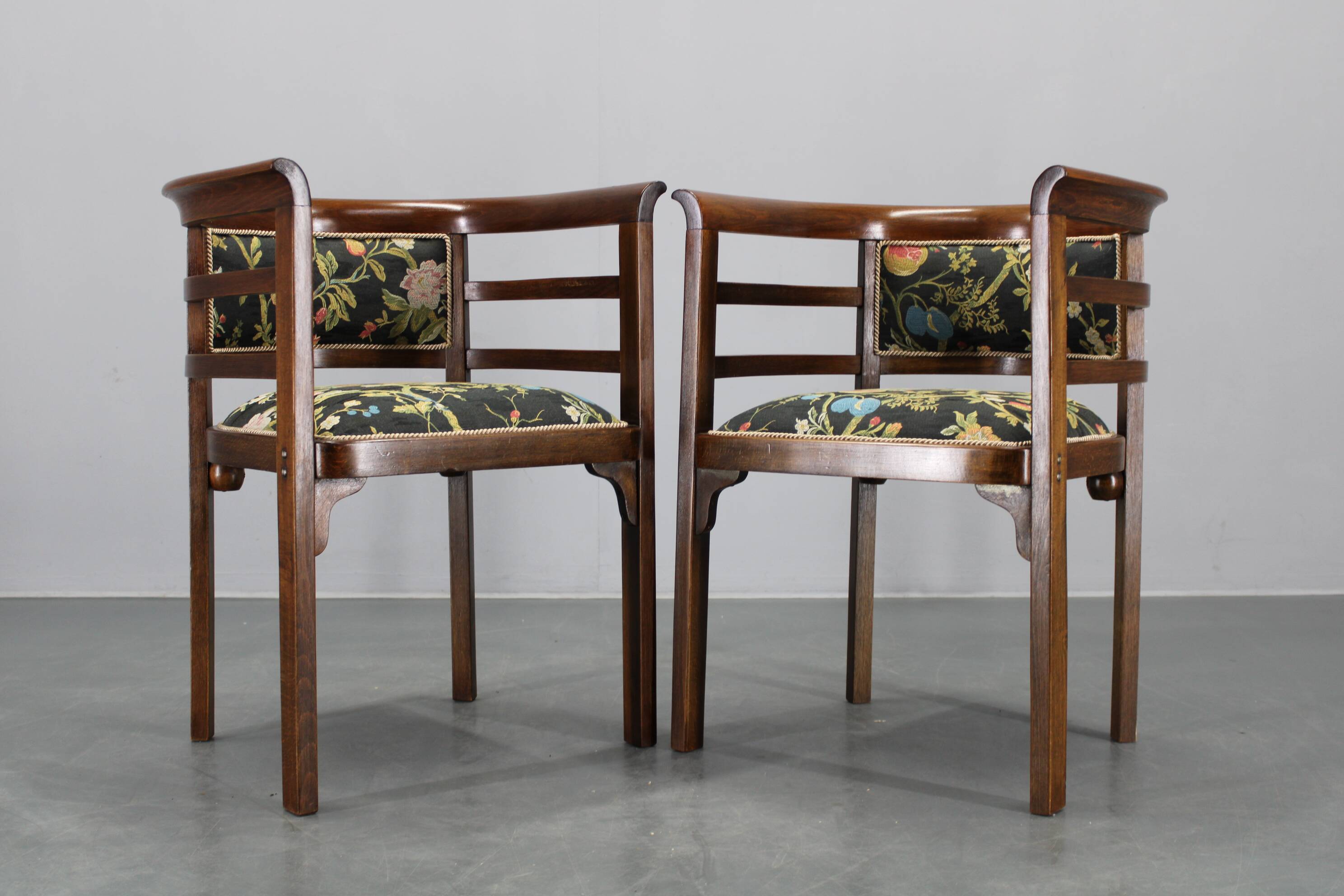 1930s pair of restored Thonet armchairs, Czechoslovakia