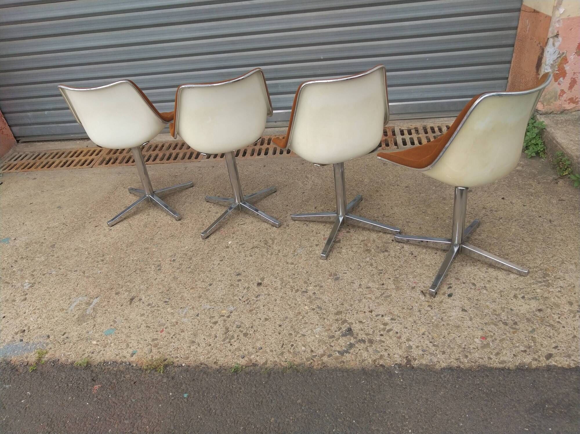 Set of 2 monohull and rotating chairs by Schweitzer for Lafargue S.A dated january 19