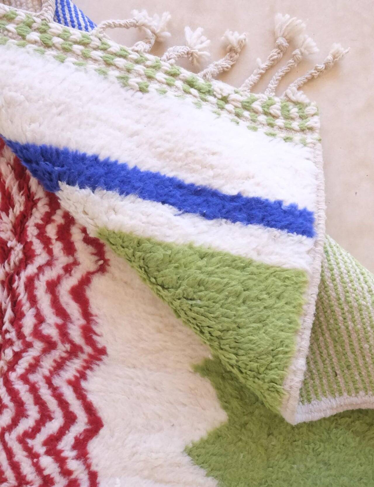 Berber rug in pure wool size 150 x 250 cm
