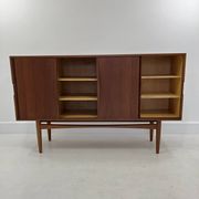 Buffet en teck avec portes coulissantes, 1965