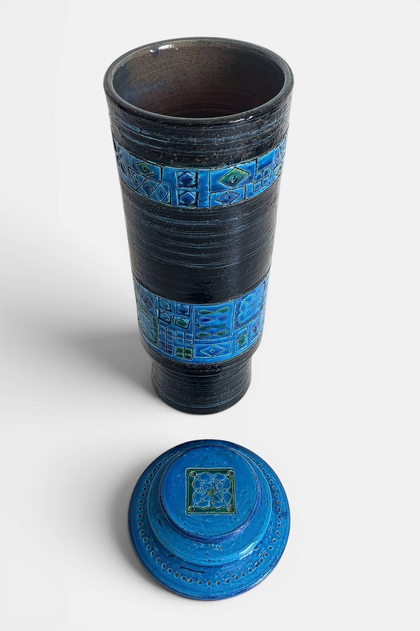Bitossi by Aldo Londi Lidded XL Chamotte Vase, Handcrafted in Italy, C. 19