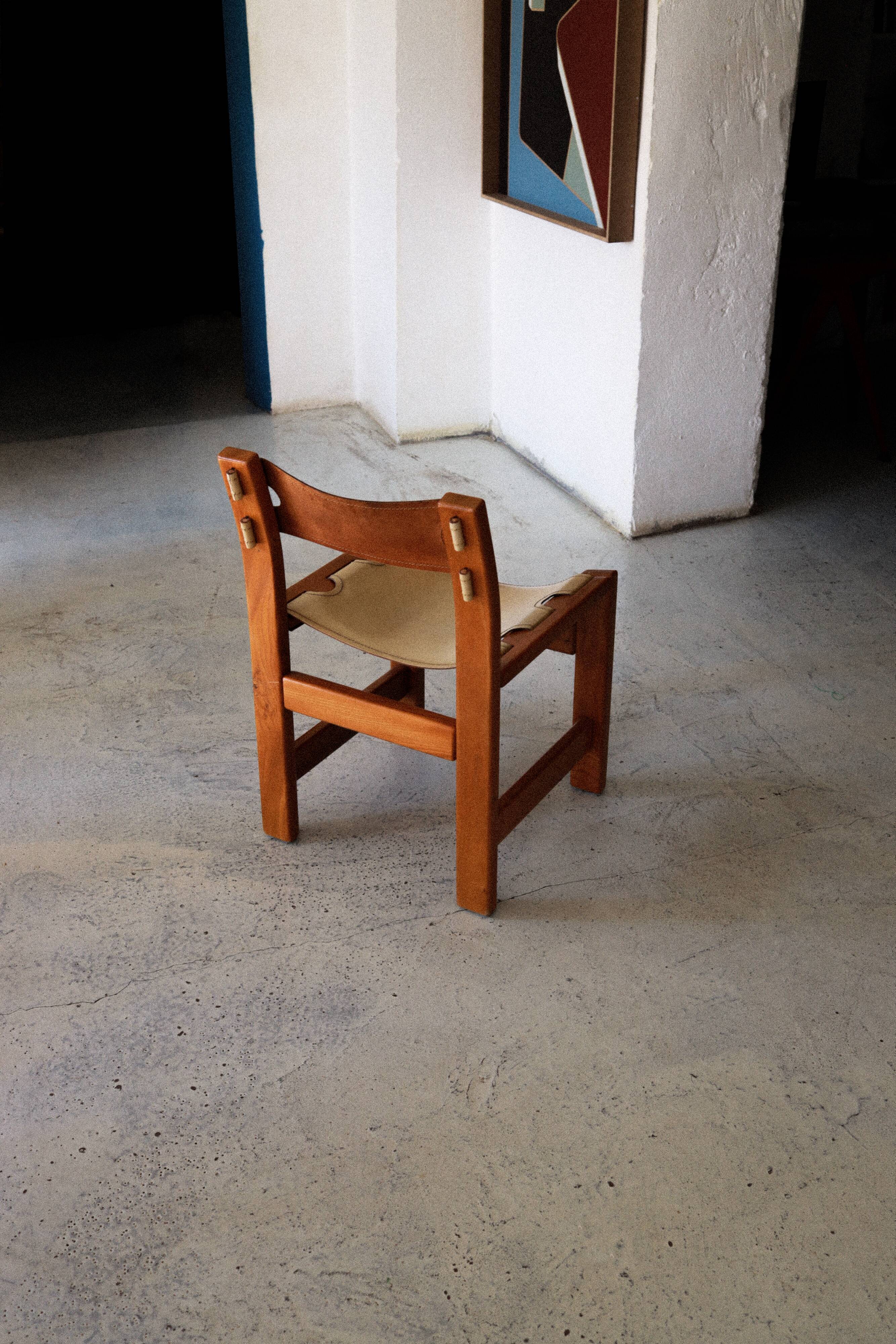 4 chairs in elm and leather Maison Regain