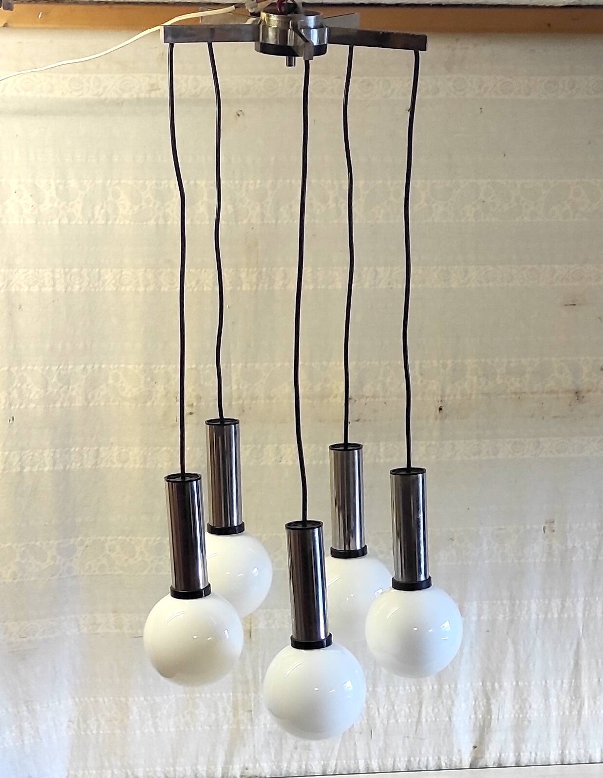 Cascade suspension with 5 chrome metal lights and opaline globes - 1970s