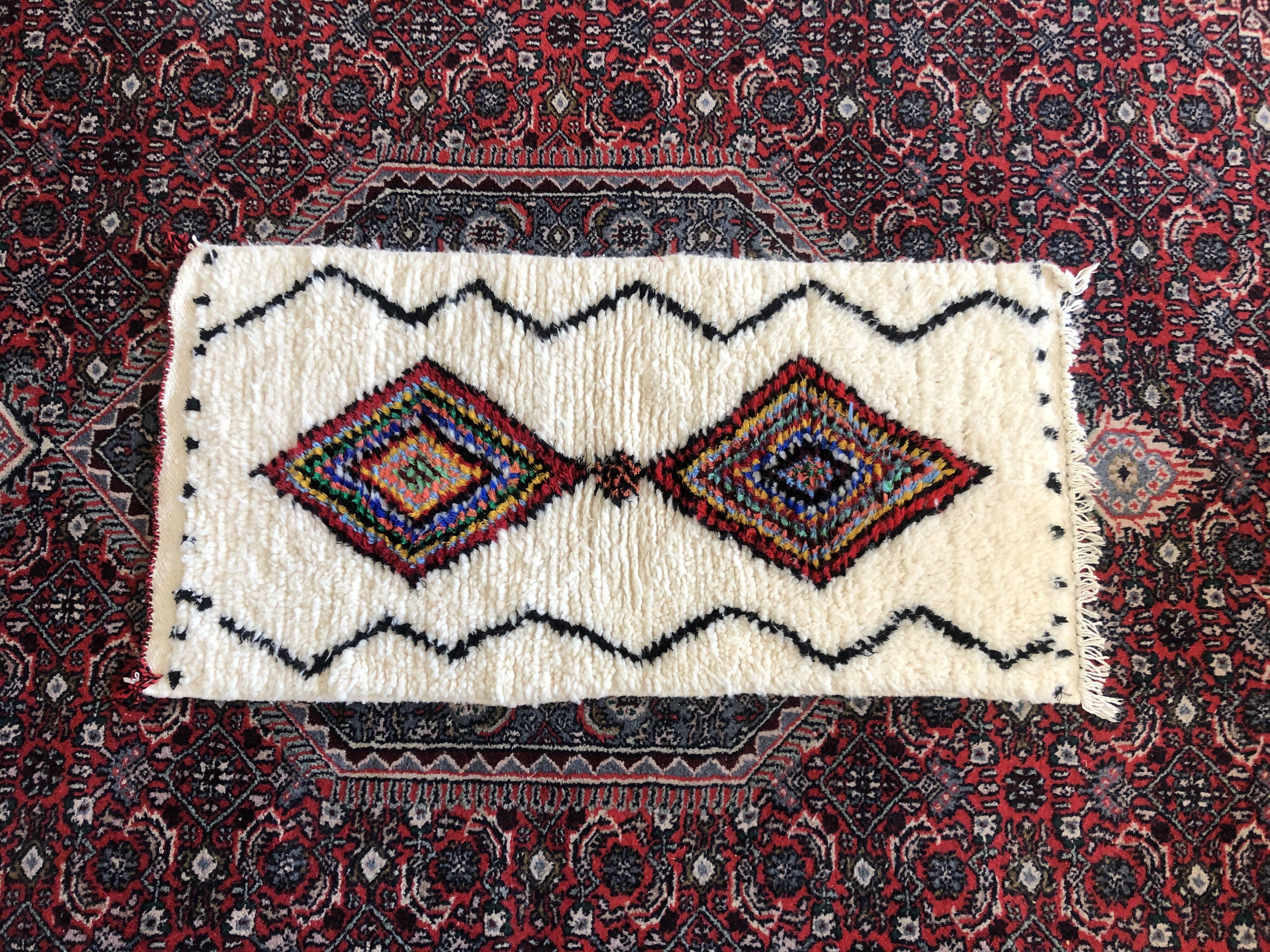 Tapis berbere marocain azilal 108x52 cm