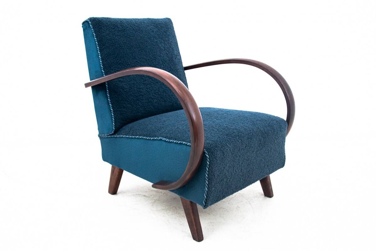 Art Deco armchair from the 1930s. Armchairs designed by J. Halabala.