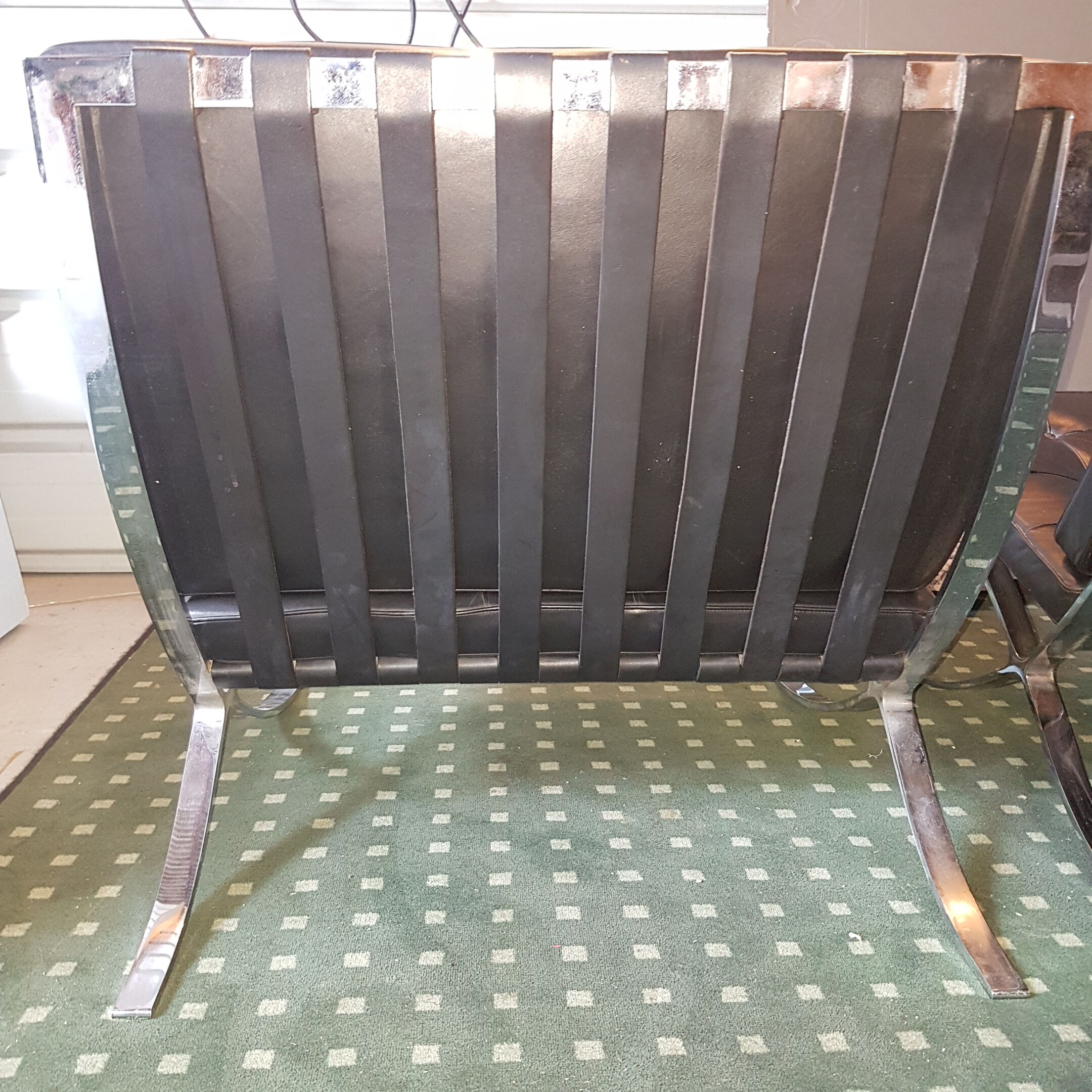 Paire de chauffeuse Barcelona de Mies Van Der Rohe, Knoll