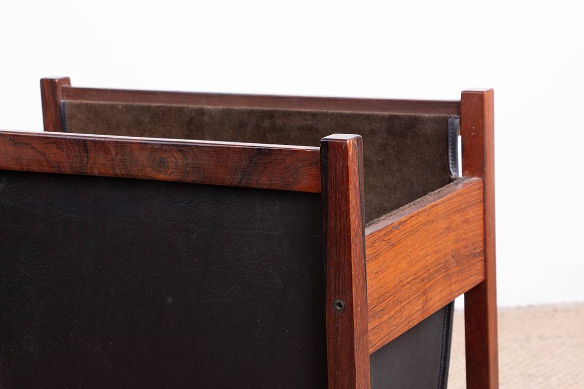 Danish magazine rack in rosewood and leather, 1960.